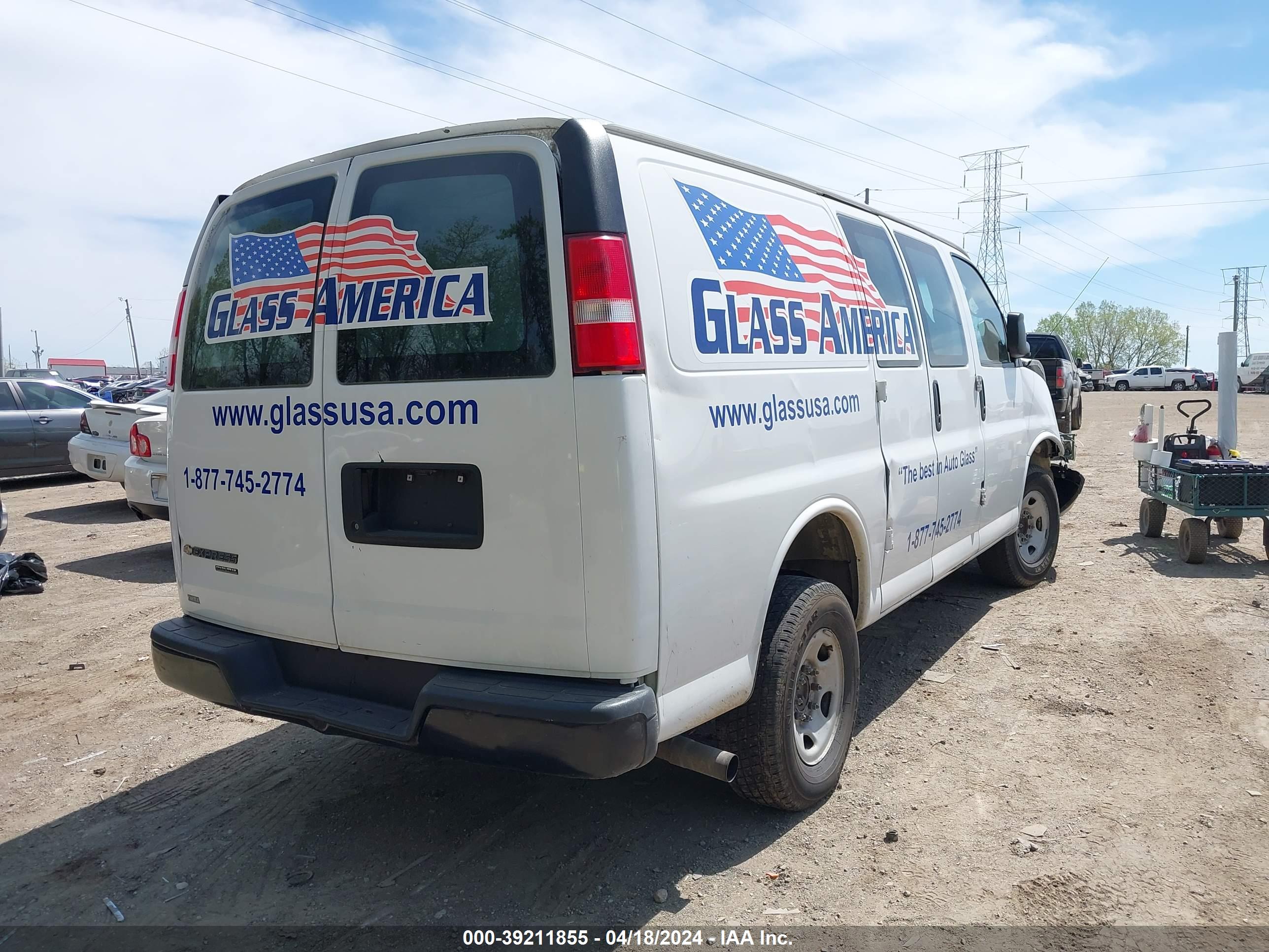 2015 CHEVROLET EXPRESS 2500 — VIN 1GCWGFCF5F1217166 — photo 4