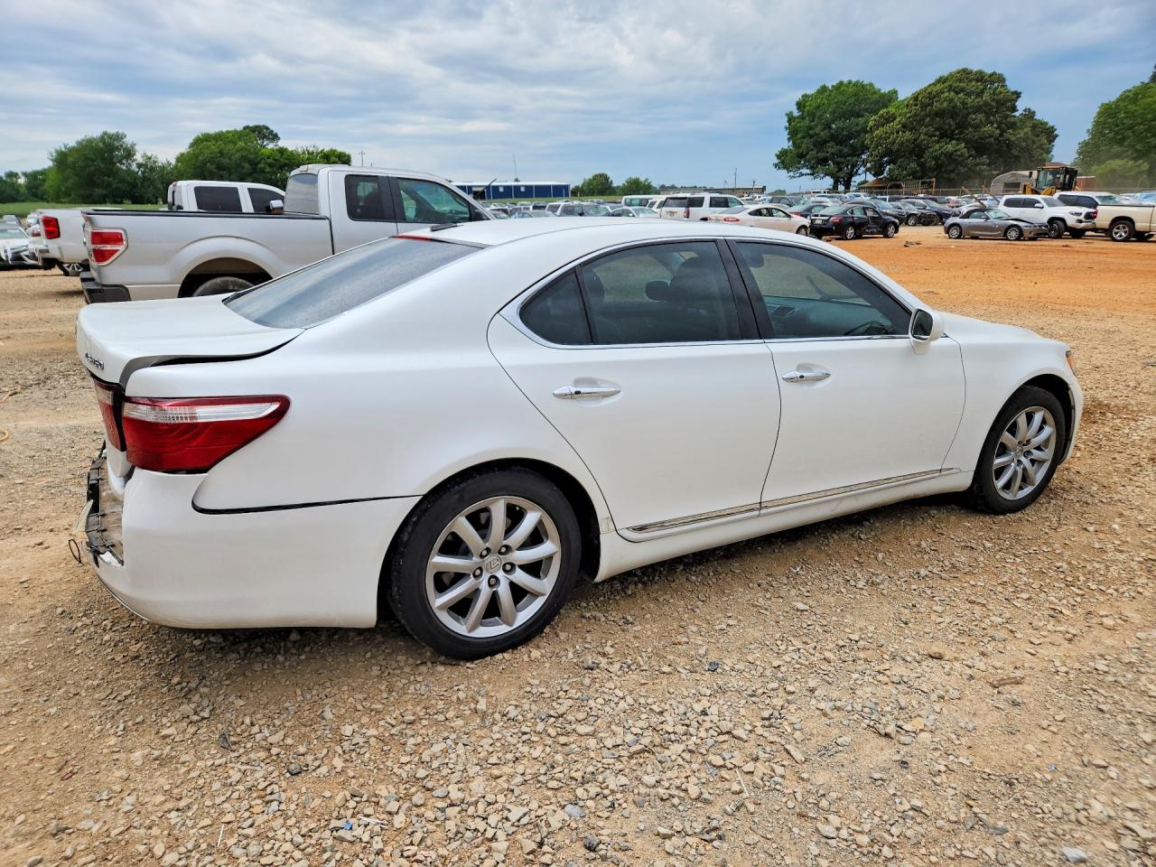 2008 LEXUS LS — VIN JTHBL46F785060535 — photo 3