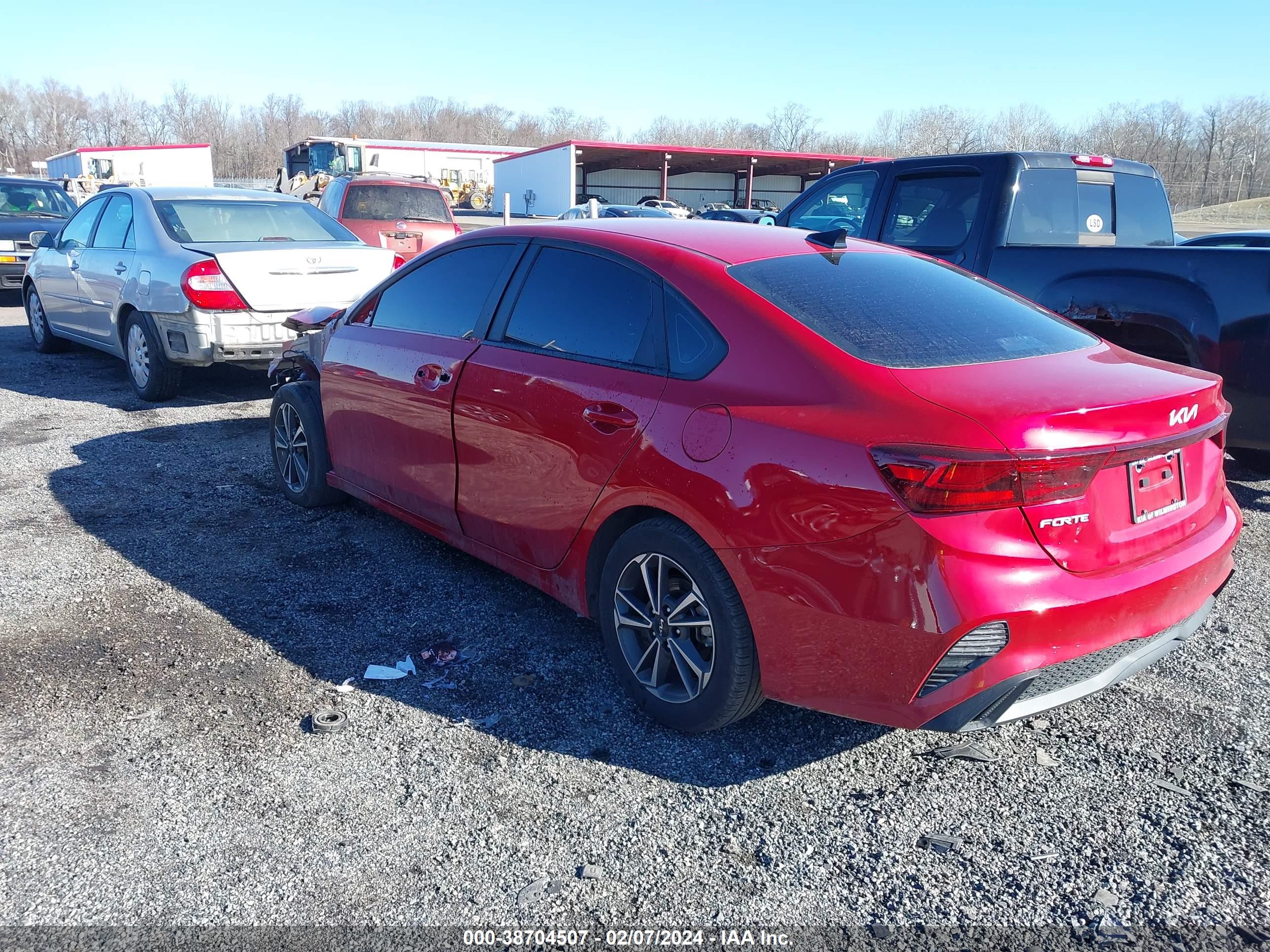 2023 KIA FORTE — VIN 3KPF24ADXPE606131 — photo 3
