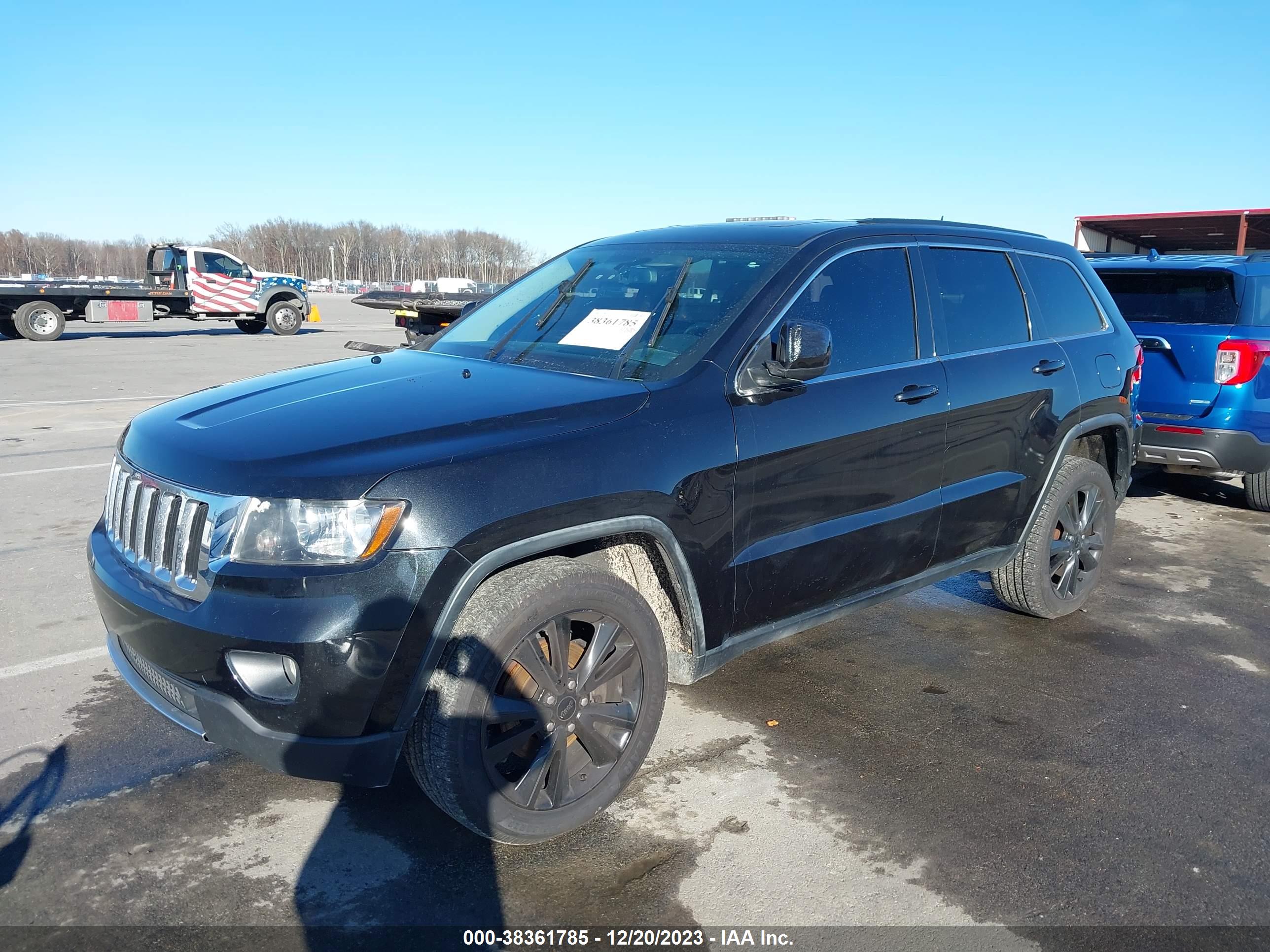 2012 JEEP GRAND CHEROKEE — VIN 1C4RJFAT9CC348981 — photo 2