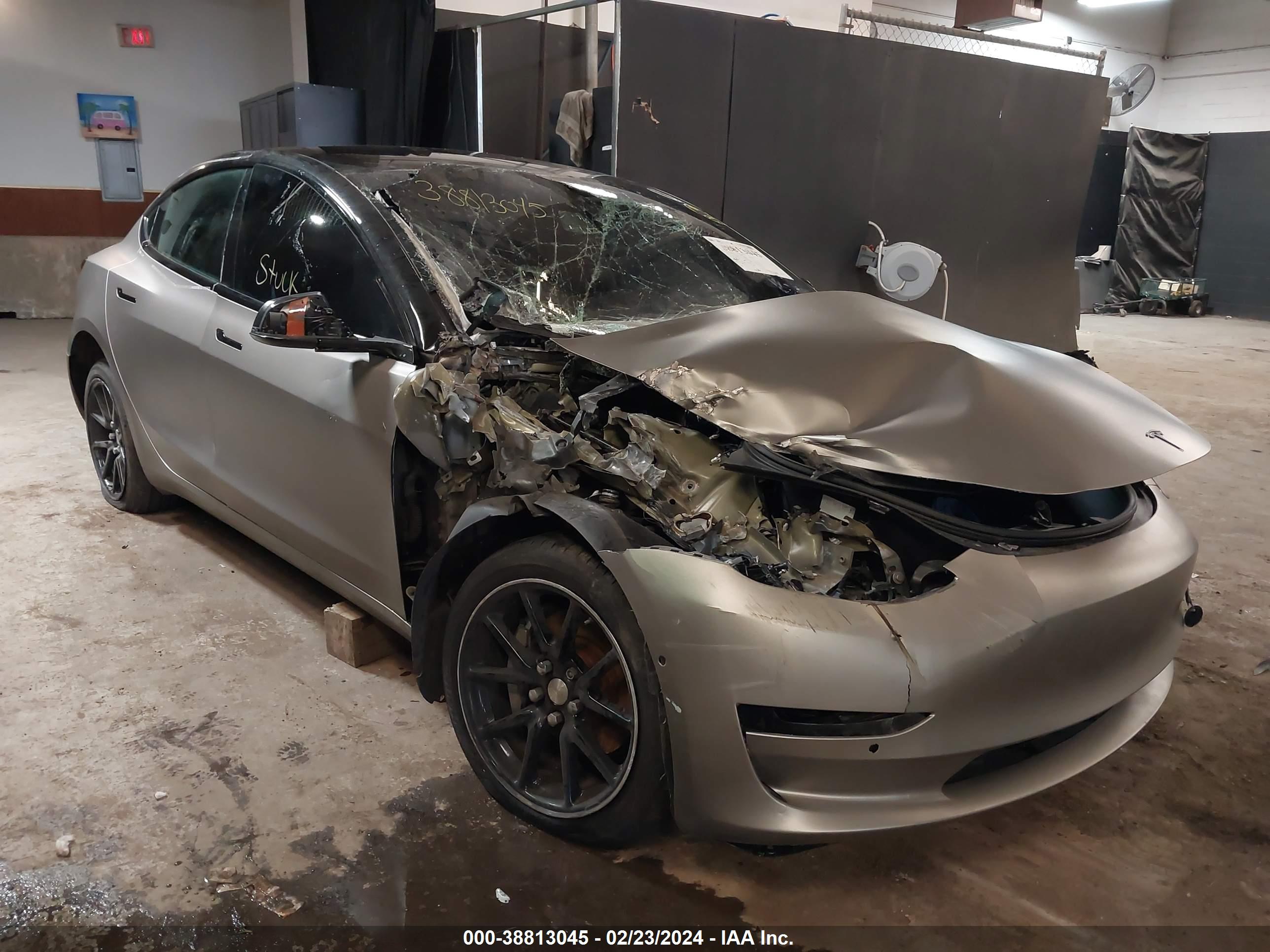 2019 TESLA Model 3 — VIN 5YJ3E1EB2KF453104 — photo 1 of 17