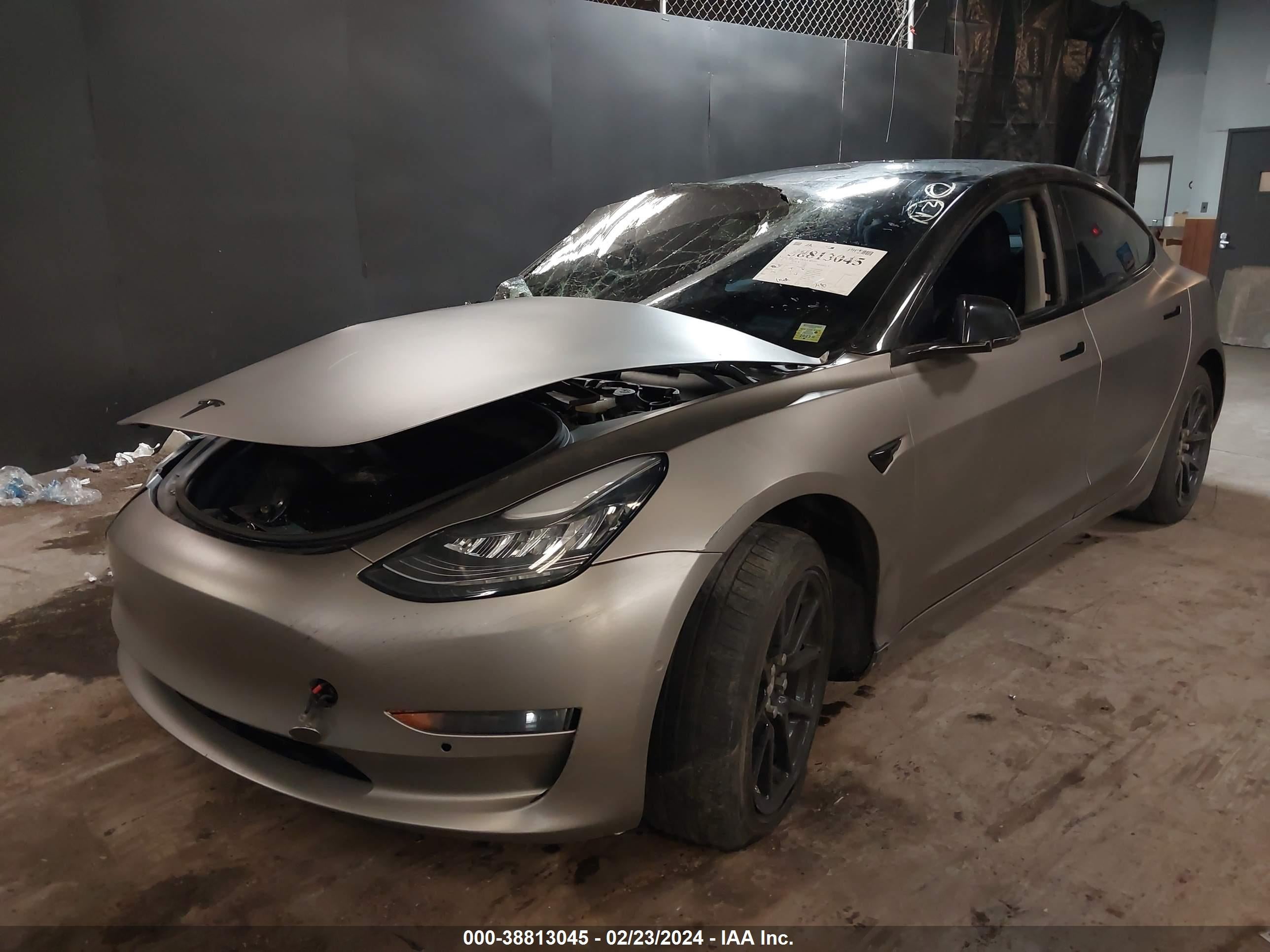 2019 TESLA Model 3 — VIN 5YJ3E1EB2KF453104 — photo 2