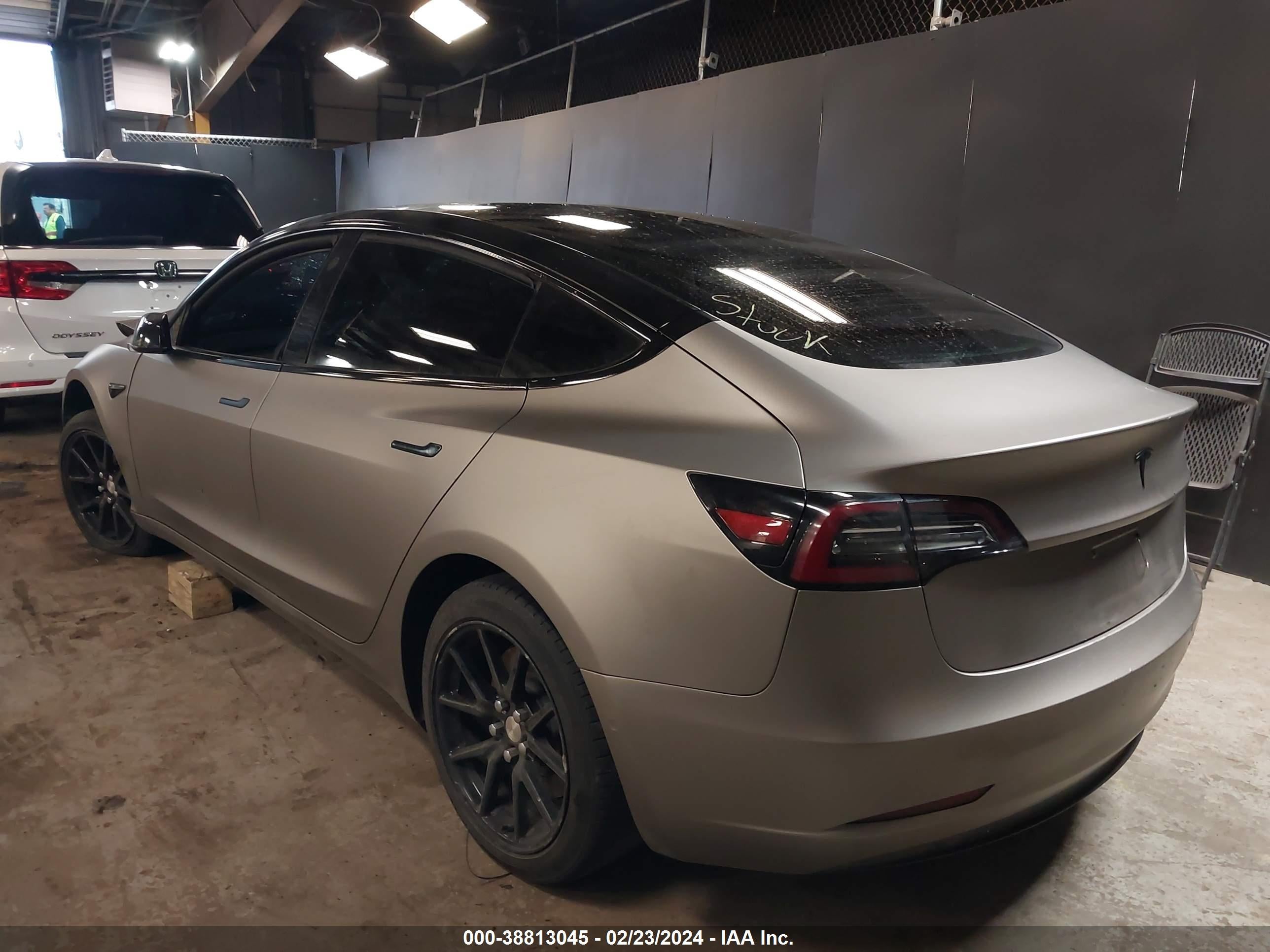2019 TESLA Model 3 — VIN 5YJ3E1EB2KF453104 — photo 3