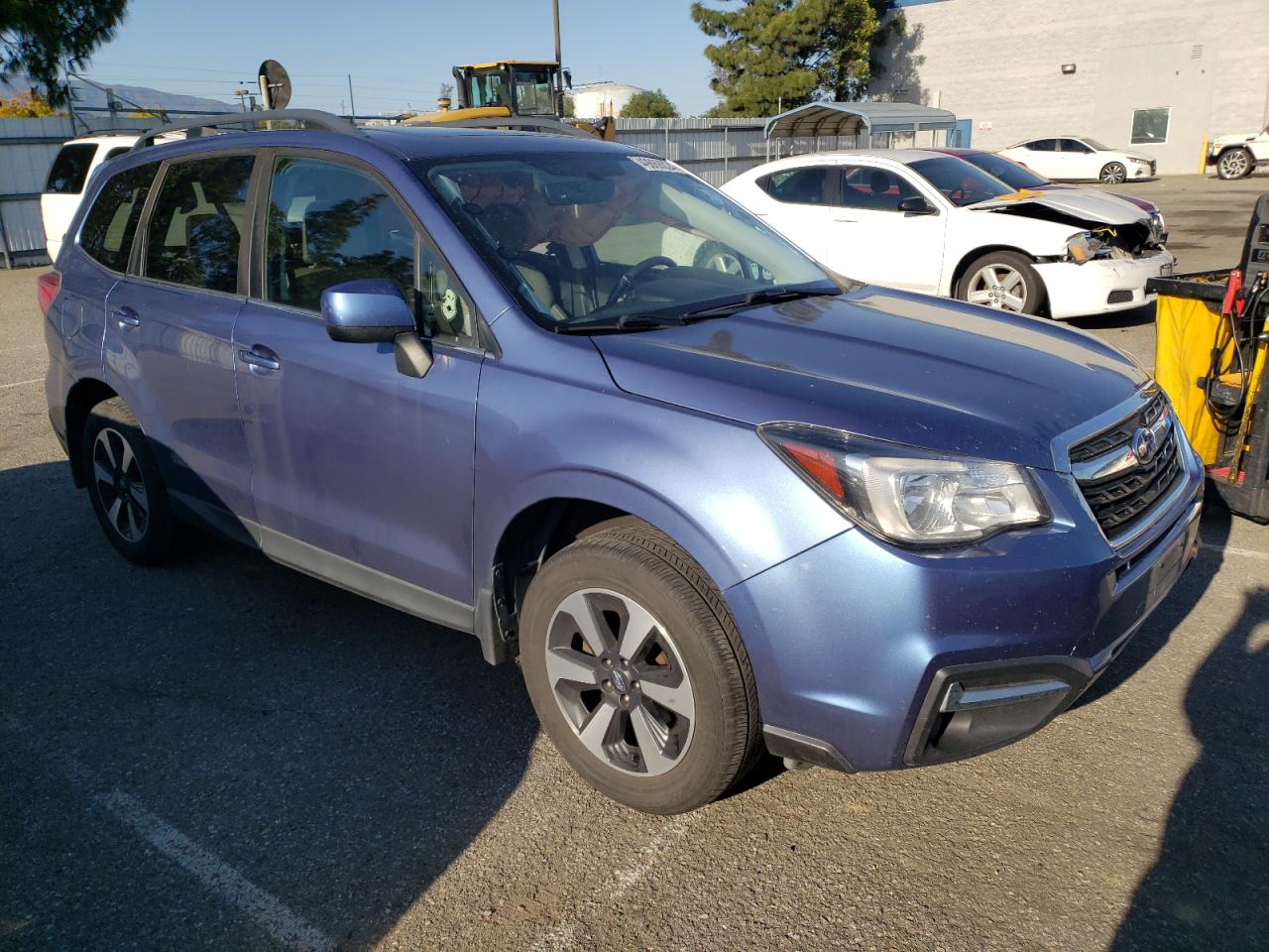 2017 SUBARU FORESTER 2 — VIN JF2SJAJC6HH402799 — photo 4