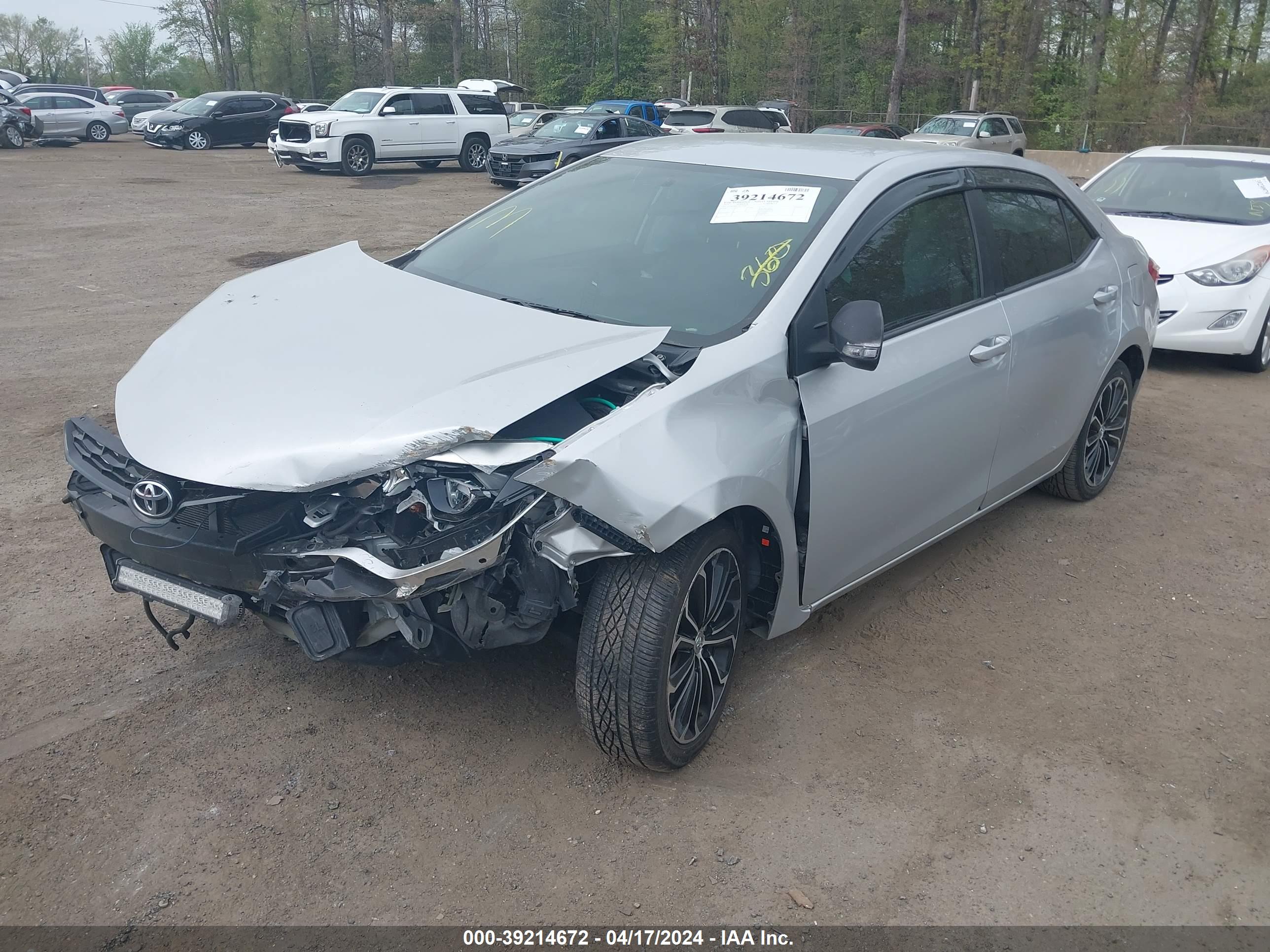 2015 TOYOTA COROLLA — VIN 2T1BURHE2FC344882 — photo 2