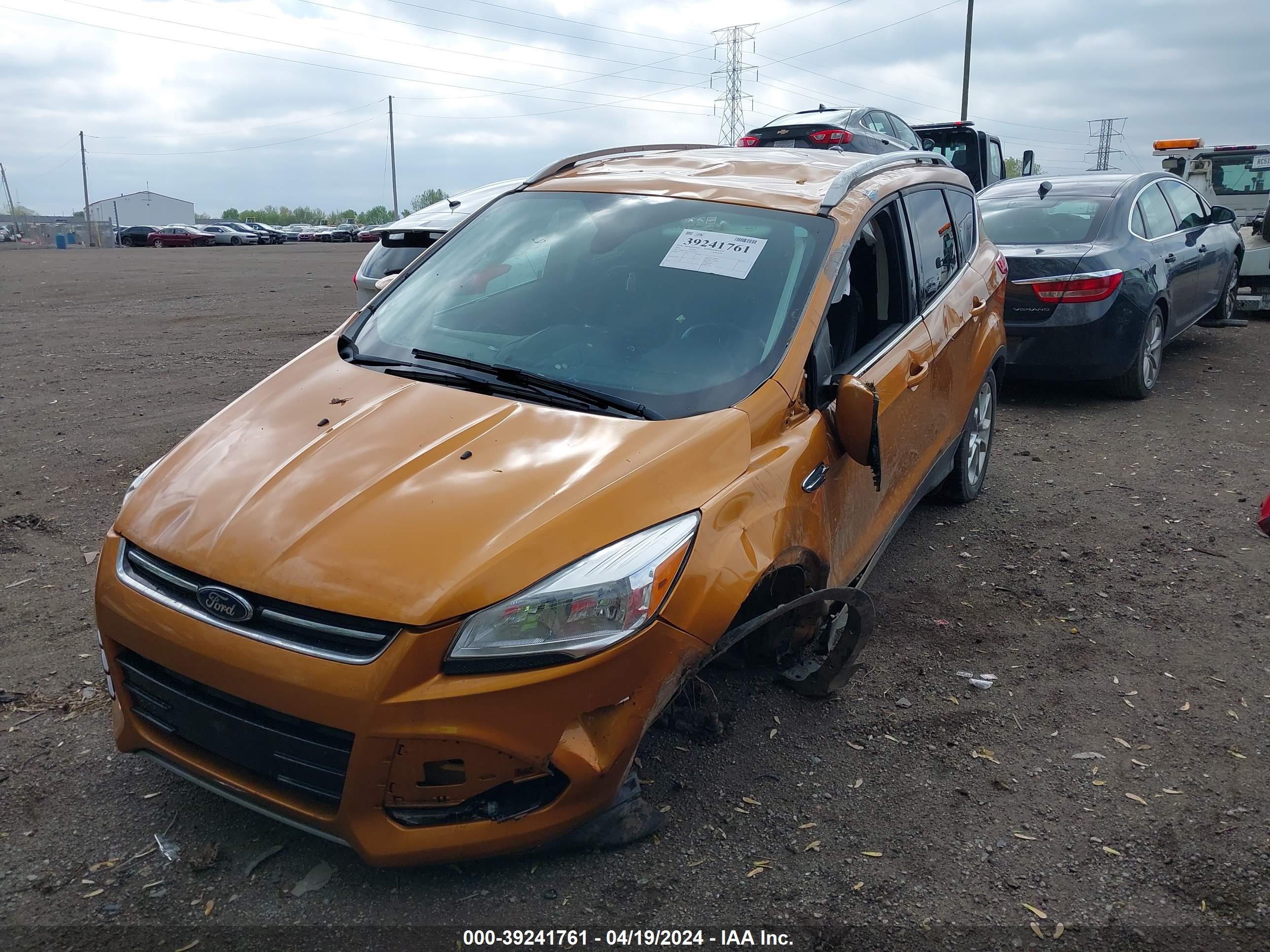 2016 FORD ESCAPE — VIN 1FMCU9JX2GUA52164 — photo 2