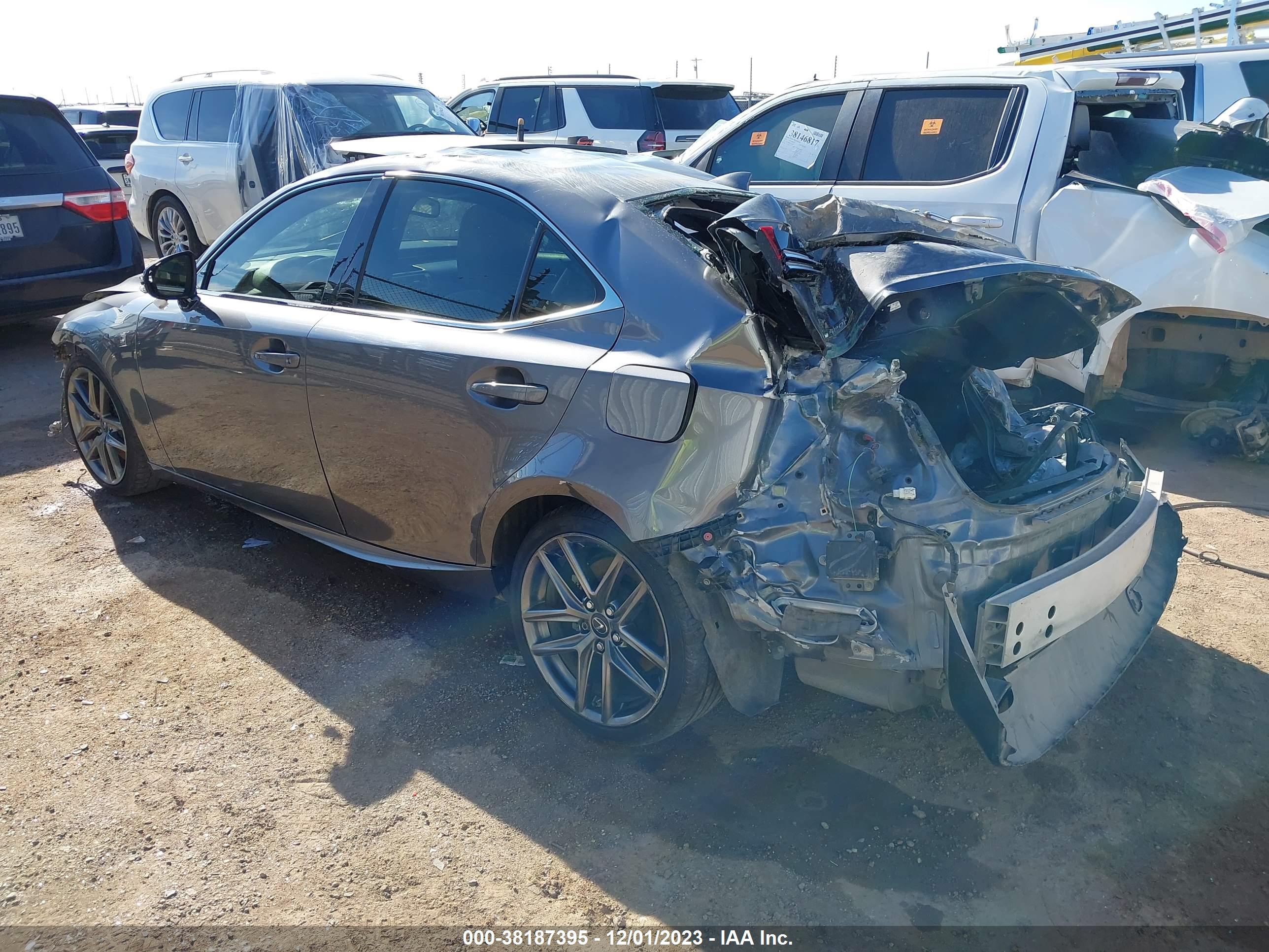 2016 LEXUS IS 200T — VIN JTHBA1D28G5008947 — photo 3