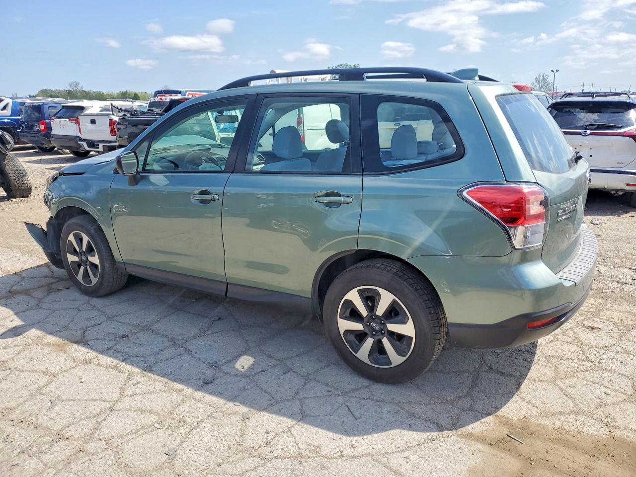 2018 SUBARU Forester — VIN JF2SJABC4JH507281 — photo 2