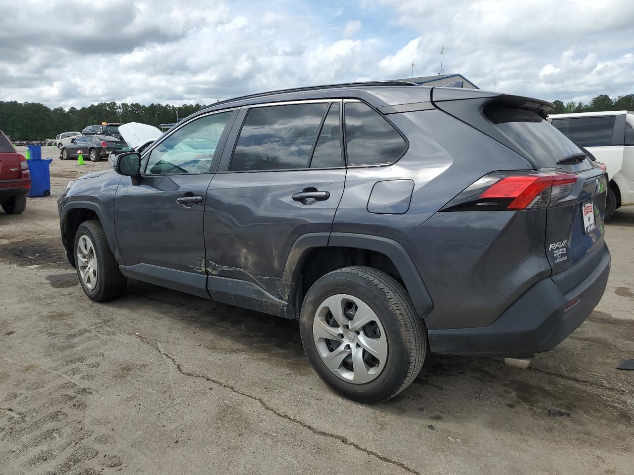 2020 TOYOTA RAV4 LE — VIN 2T3H1RFV3LW102335 — photo 2