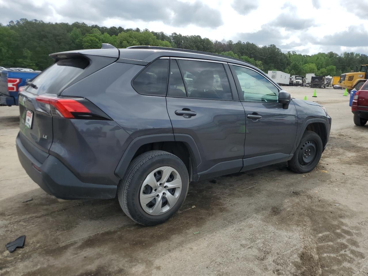 2020 TOYOTA RAV4 LE — VIN 2T3H1RFV3LW102335 — photo 3