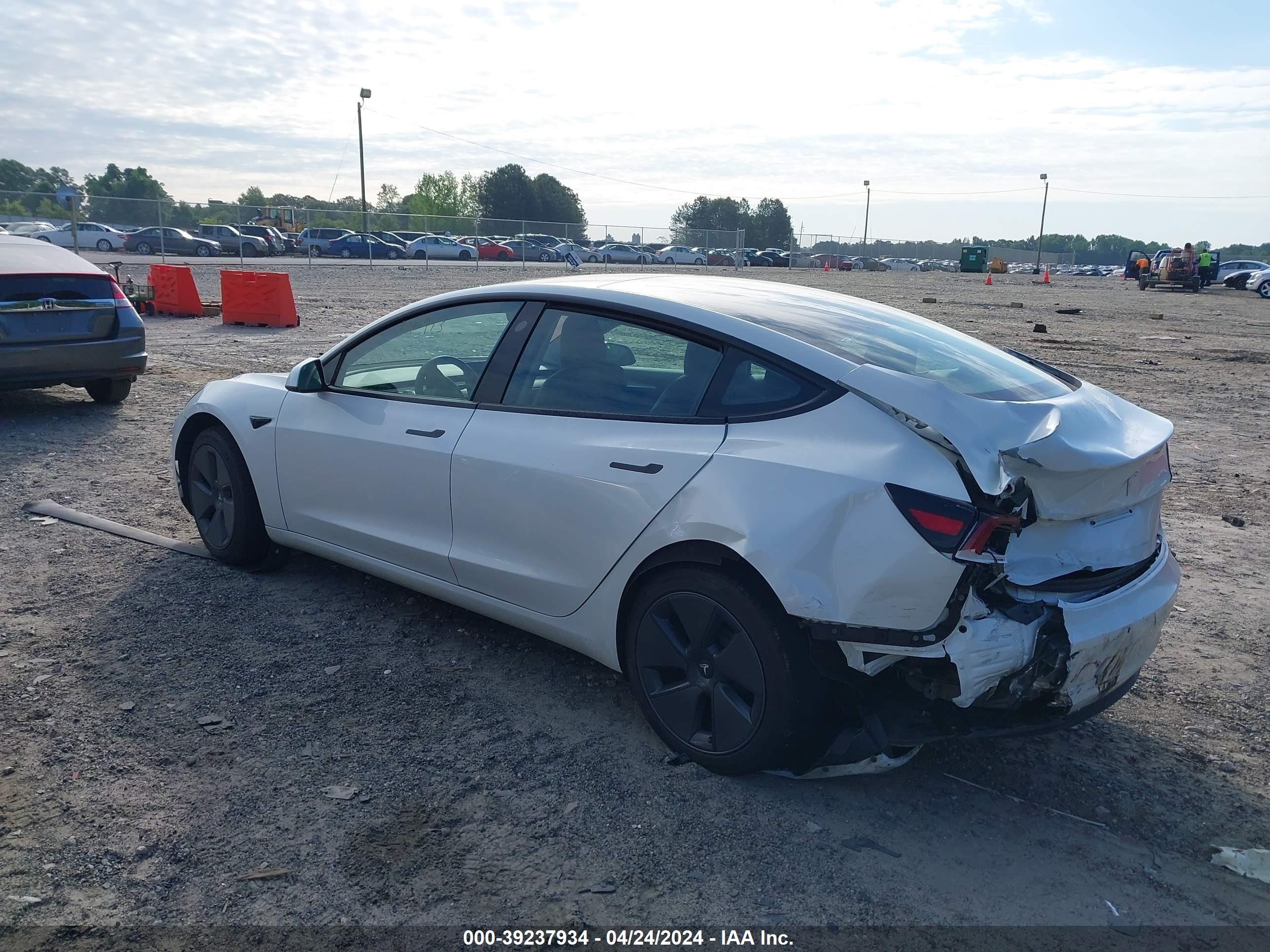 2022 TESLA MODEL 3 — VIN 5YJ3E1EB1NF178426 — photo 3