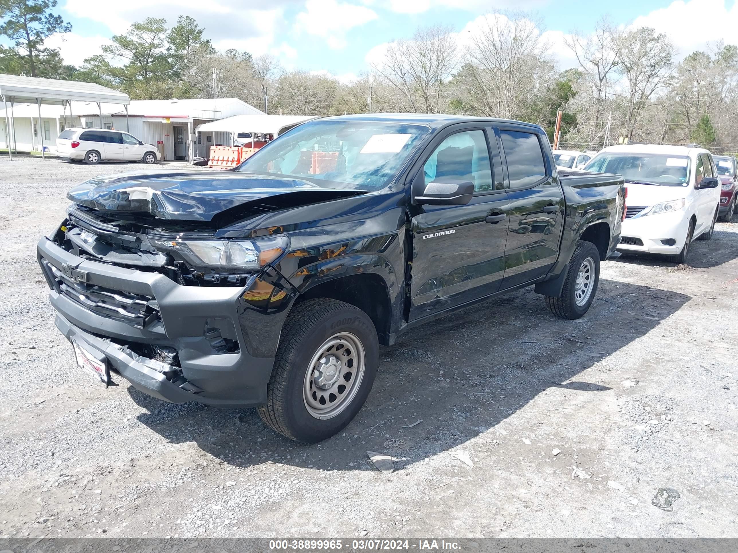 2023 CHEVROLET COLORADO — VIN 1GCGSBEC5P1235375 — photo 2