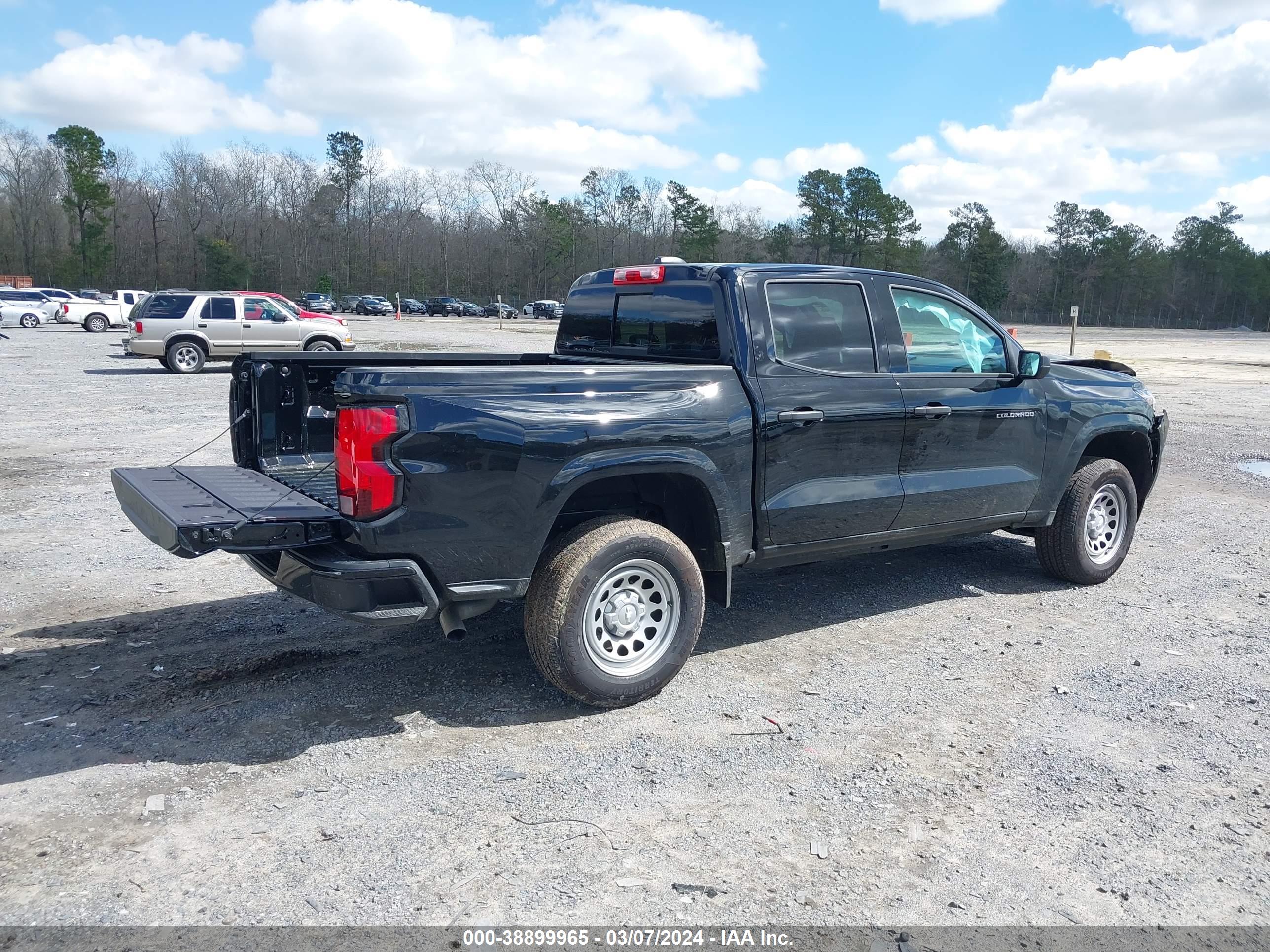 2023 CHEVROLET COLORADO — VIN 1GCGSBEC5P1235375 — photo 4