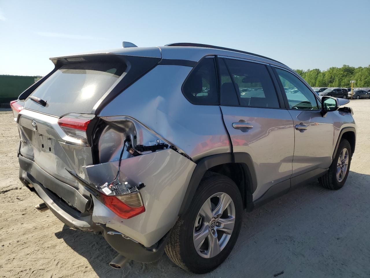 2023 TOYOTA RAV4 XLE — VIN 2T3W1RFV7PW283646 — photo 3