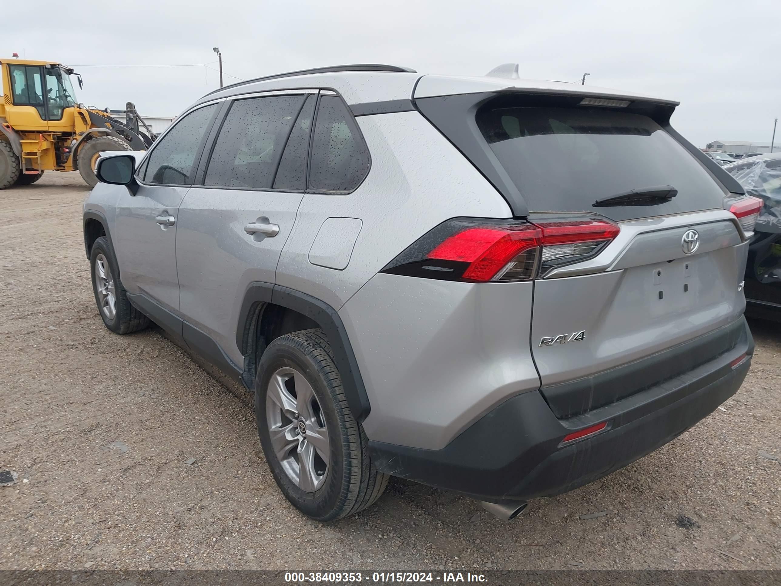2022 TOYOTA RAV4 — VIN 2T3W1RFV9NC199522 — photo 3