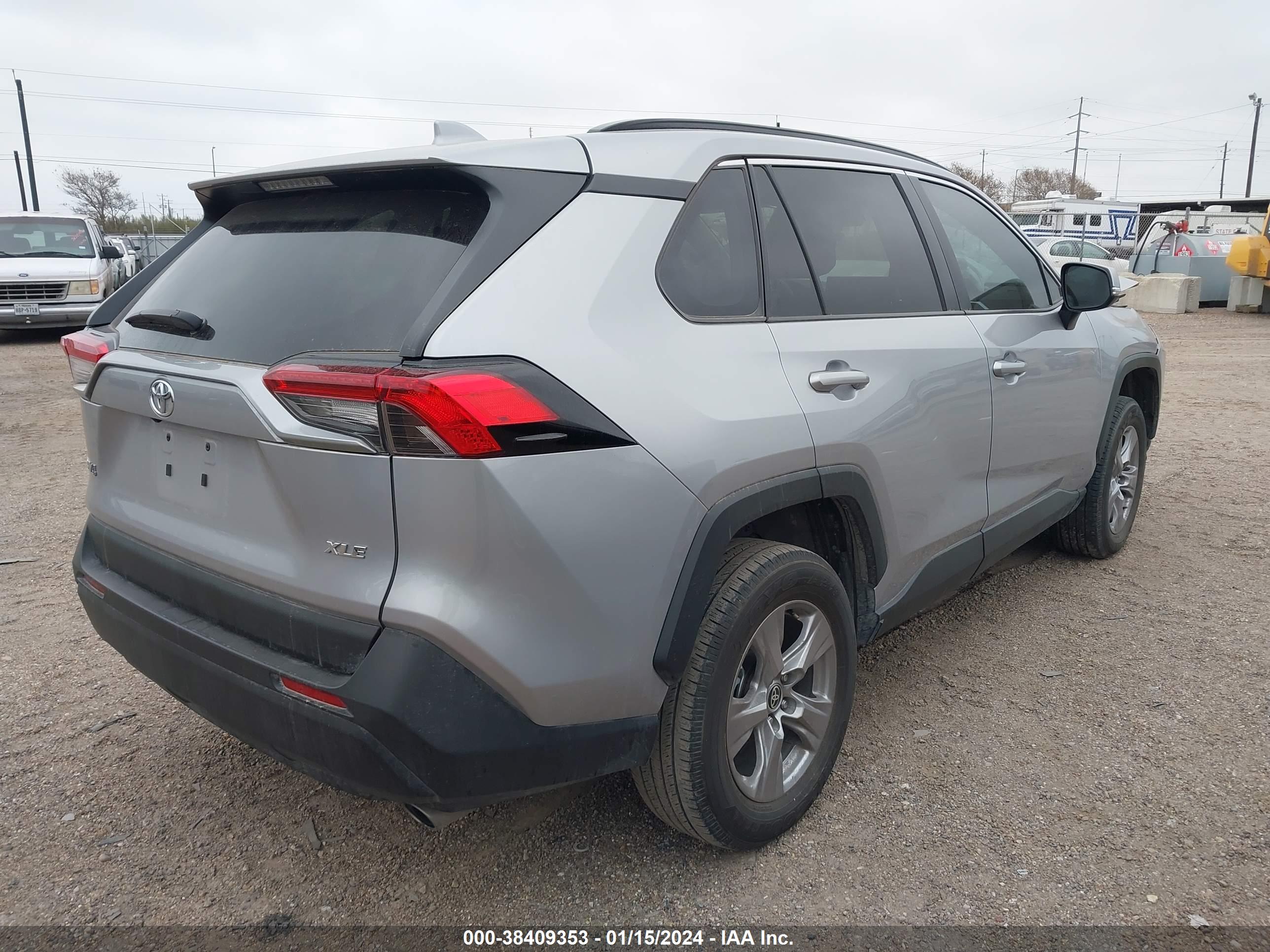 2022 TOYOTA RAV4 — VIN 2T3W1RFV9NC199522 — photo 4