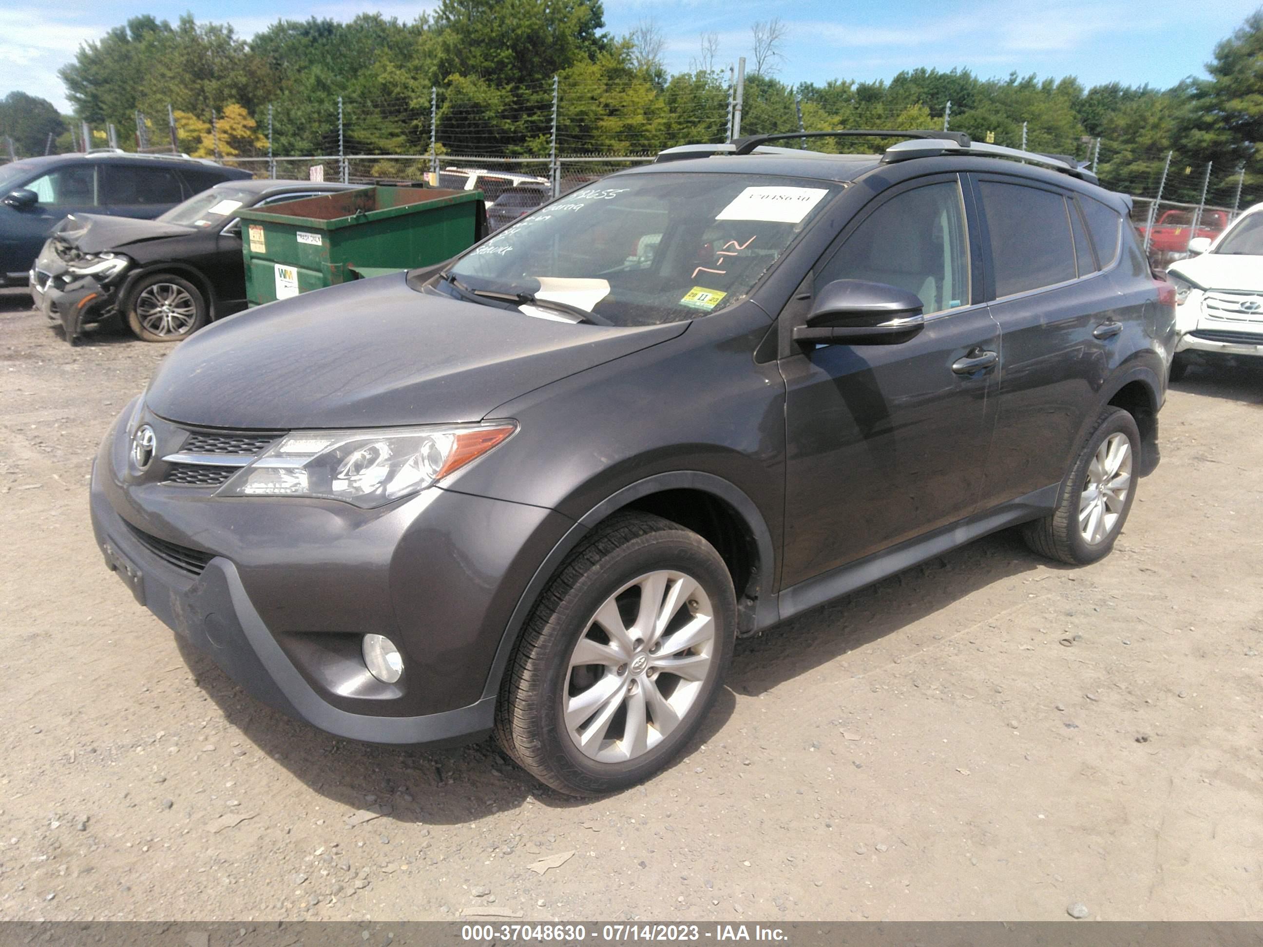 2015 TOYOTA RAV4 — VIN 2T3DFREV4FW236986 — photo 2