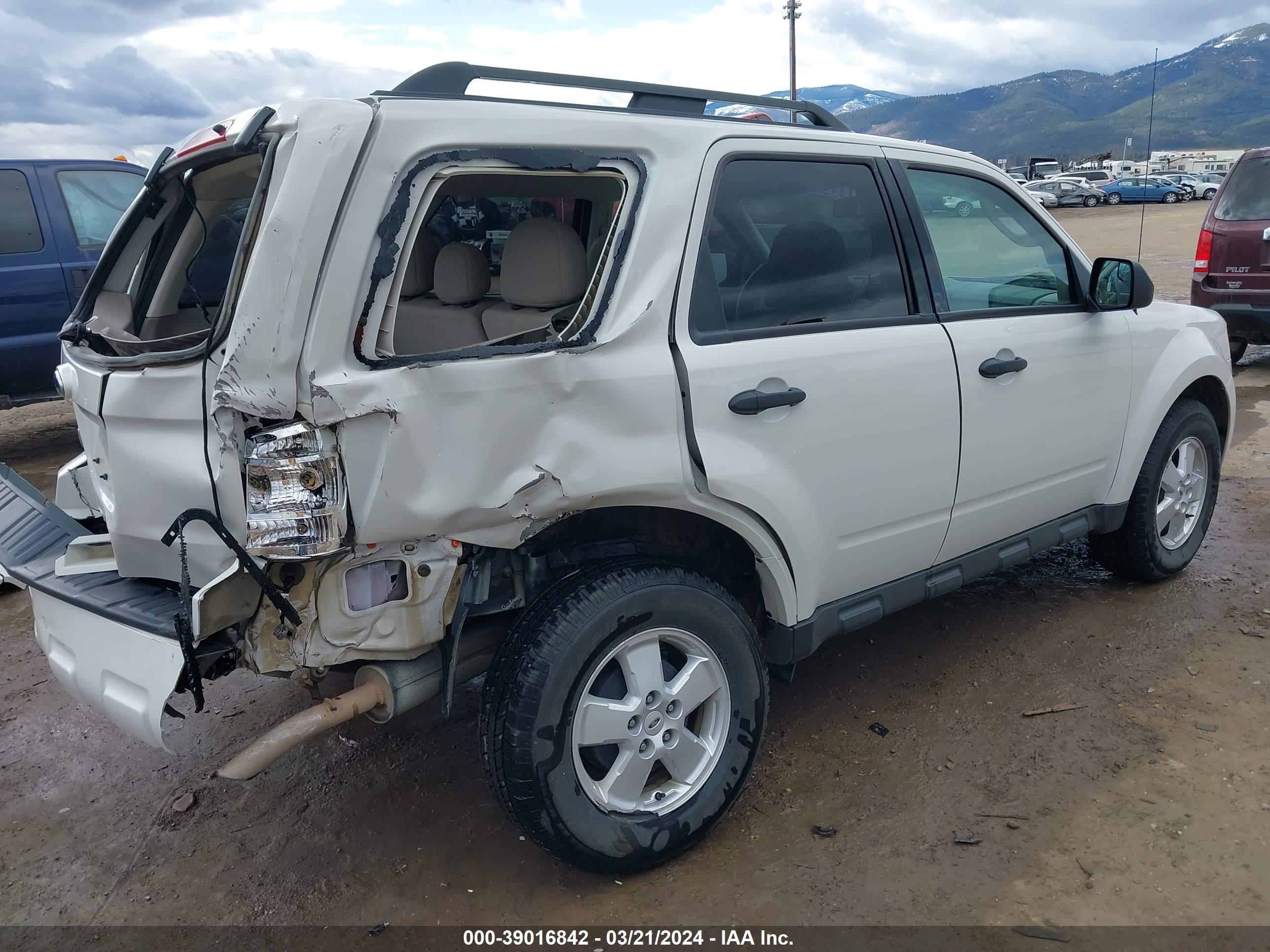 2012 FORD ESCAPE — VIN 1FMCU9D78CKB33770 — photo 4