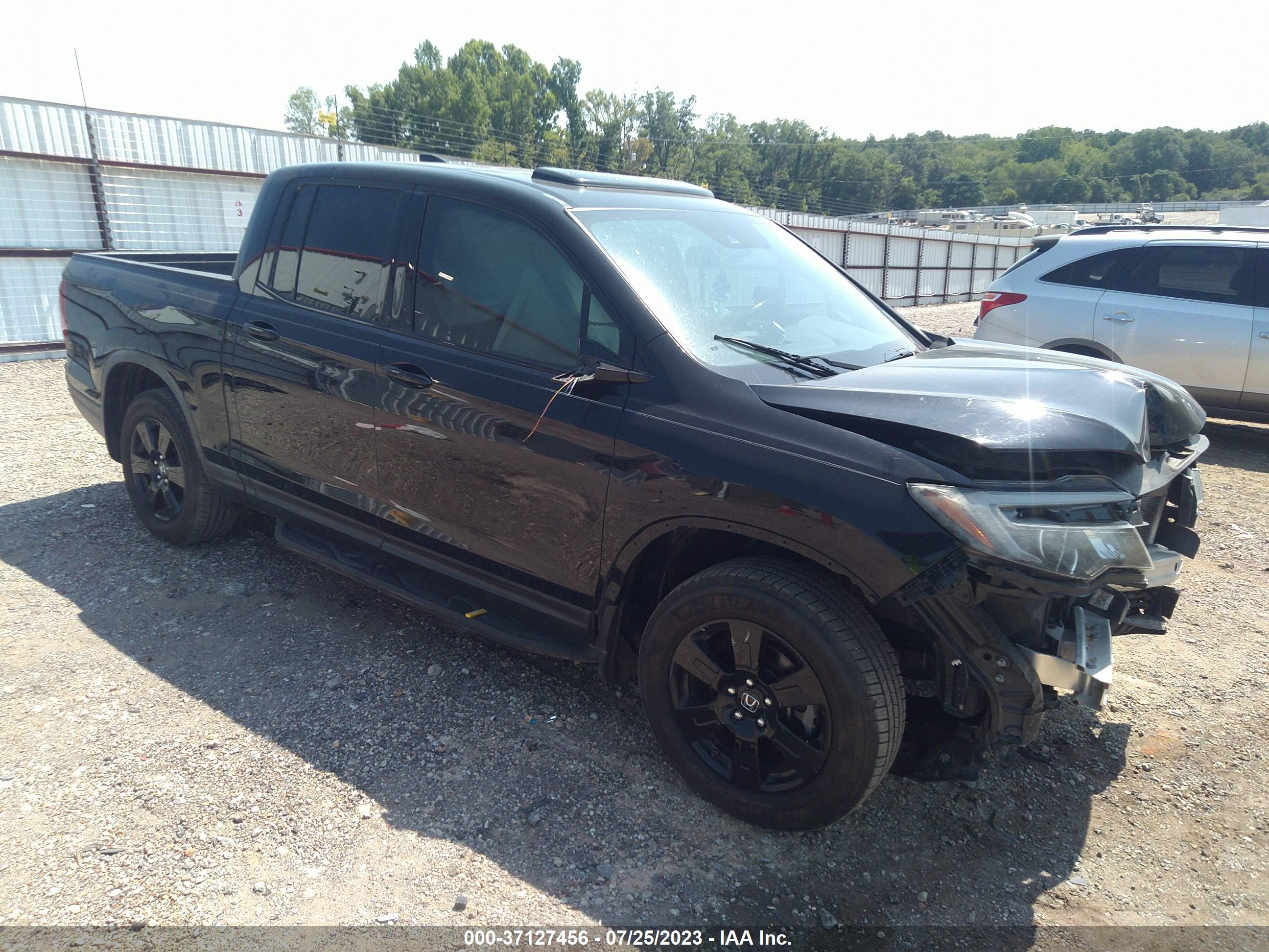 2017 HONDA RIDGELINE — VIN 5FPYK3F82HB036997 — photo 1 of 17