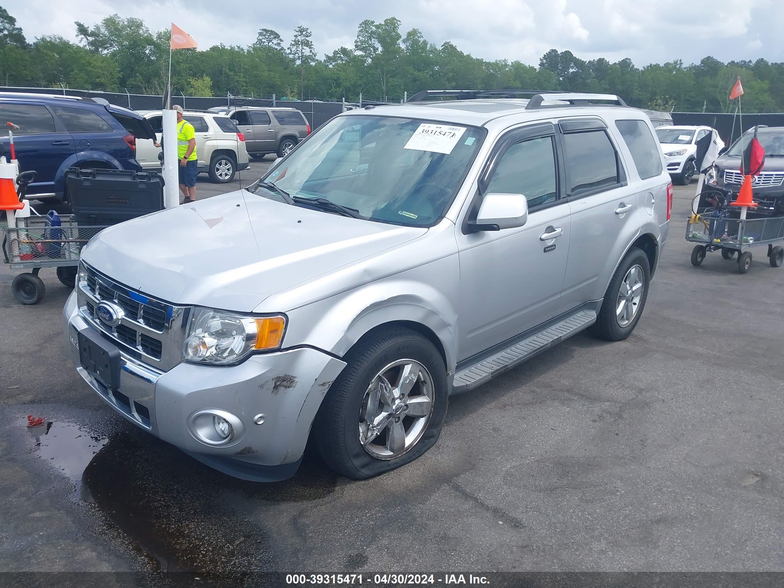 2011 FORD ESCAPE — VIN 1FMCU9EG1BKA26461 — photo 2