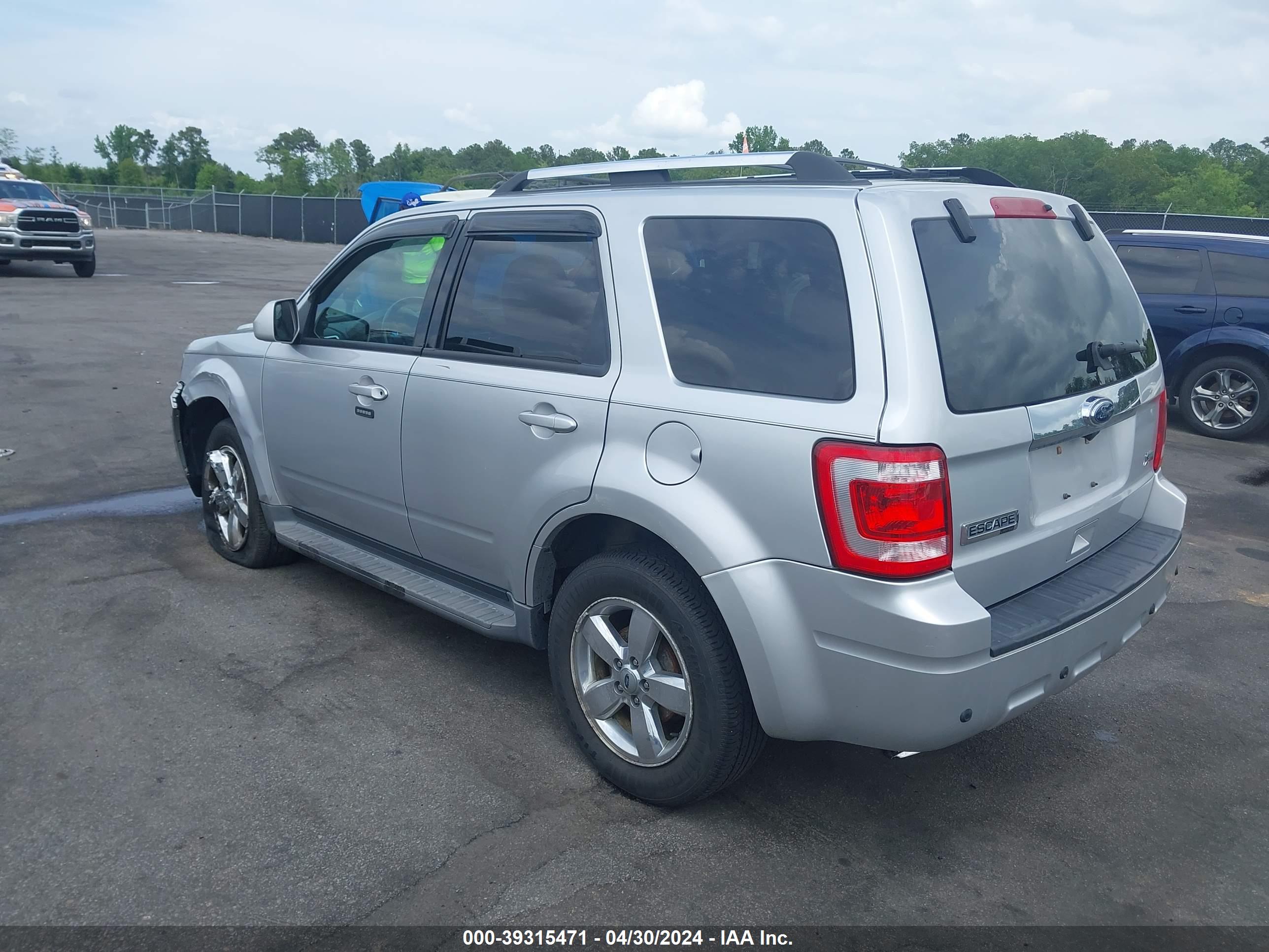 2011 FORD ESCAPE — VIN 1FMCU9EG1BKA26461 — photo 3
