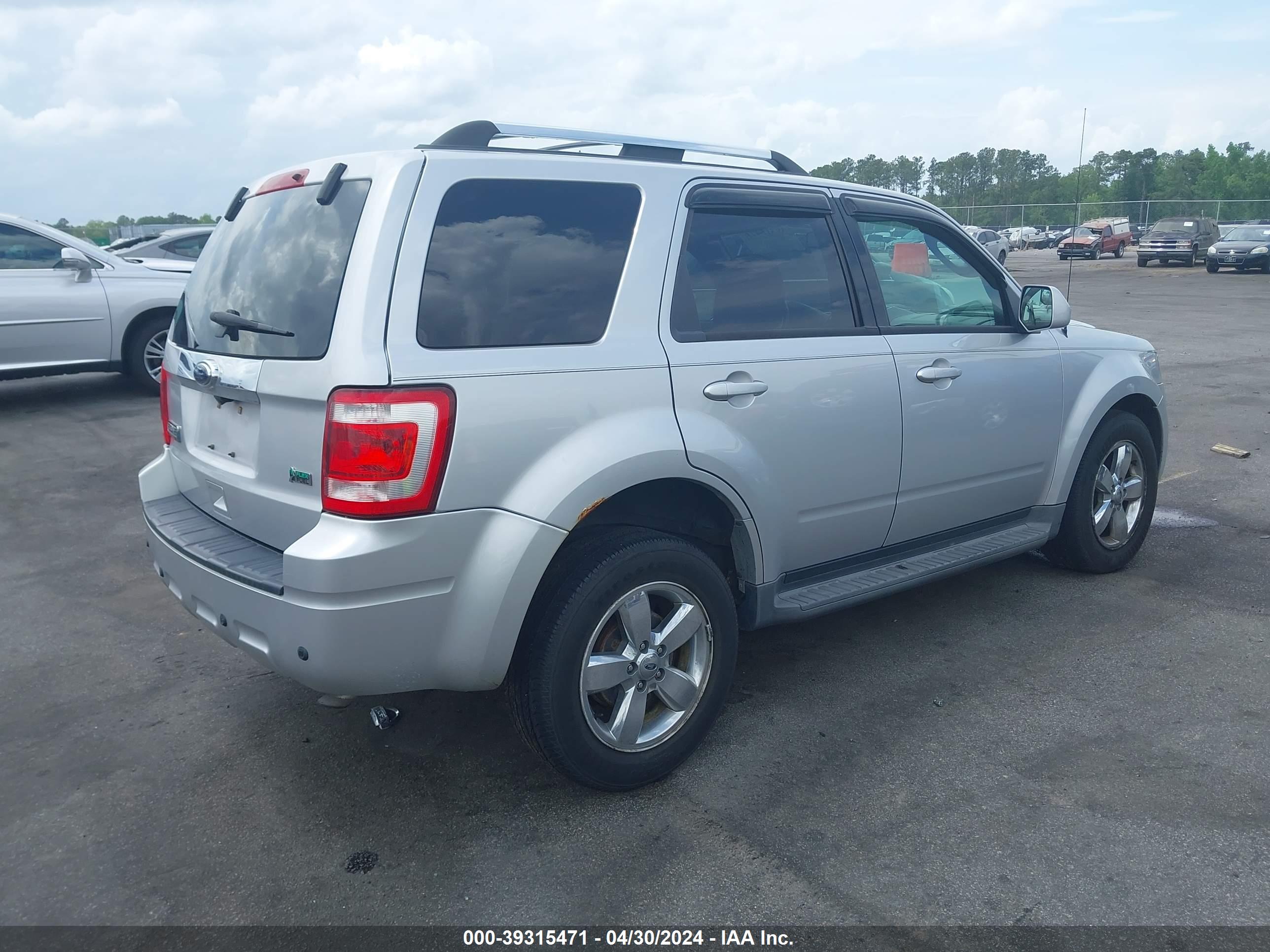 2011 FORD ESCAPE — VIN 1FMCU9EG1BKA26461 — photo 4