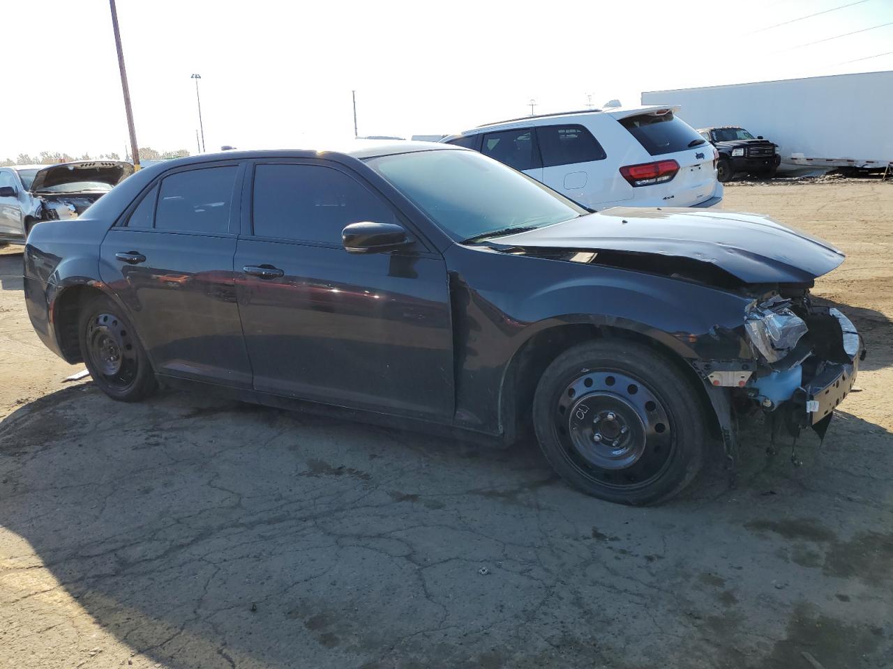 2015 CHRYSLER 300 S — VIN 2C3CCABG5FH792708 — photo 4
