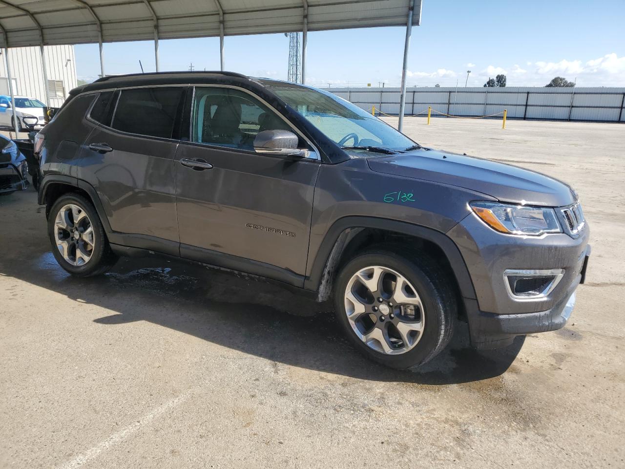 2019 JEEP COMPASS LI — VIN 3C4NJCCB0KT742924 — photo 4