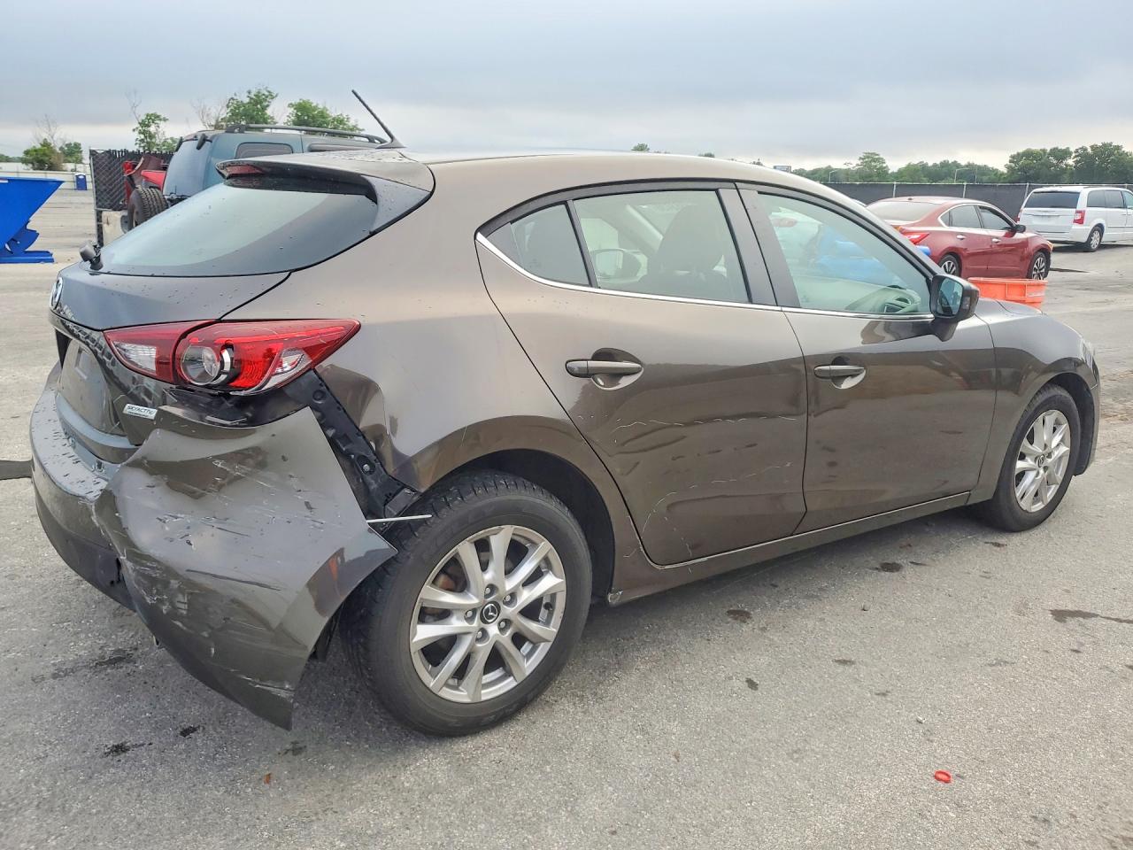 2016 MAZDA 3 — VIN 3MZBM1K7XGM256325 — photo 3