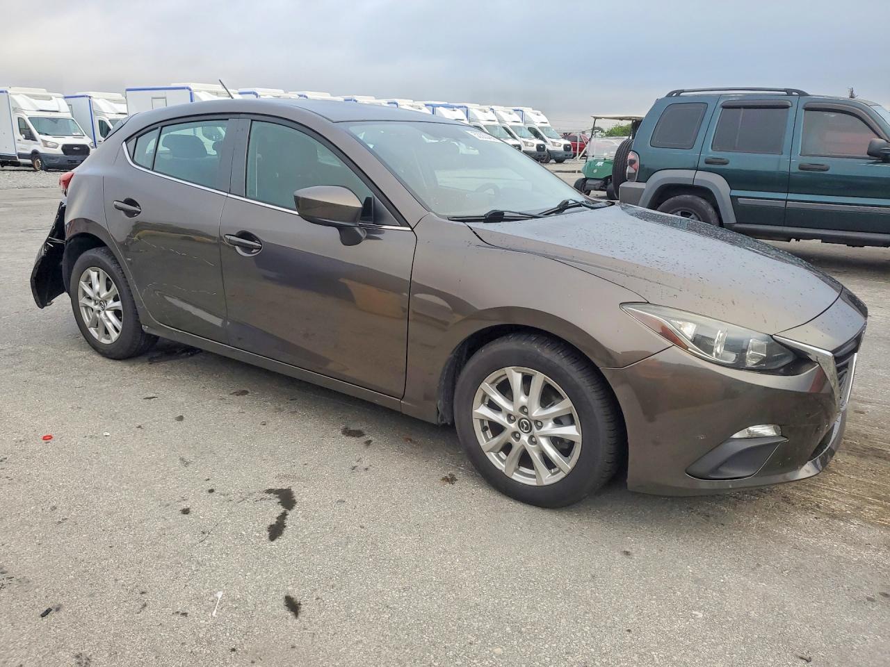2016 MAZDA 3 — VIN 3MZBM1K7XGM256325 — photo 4