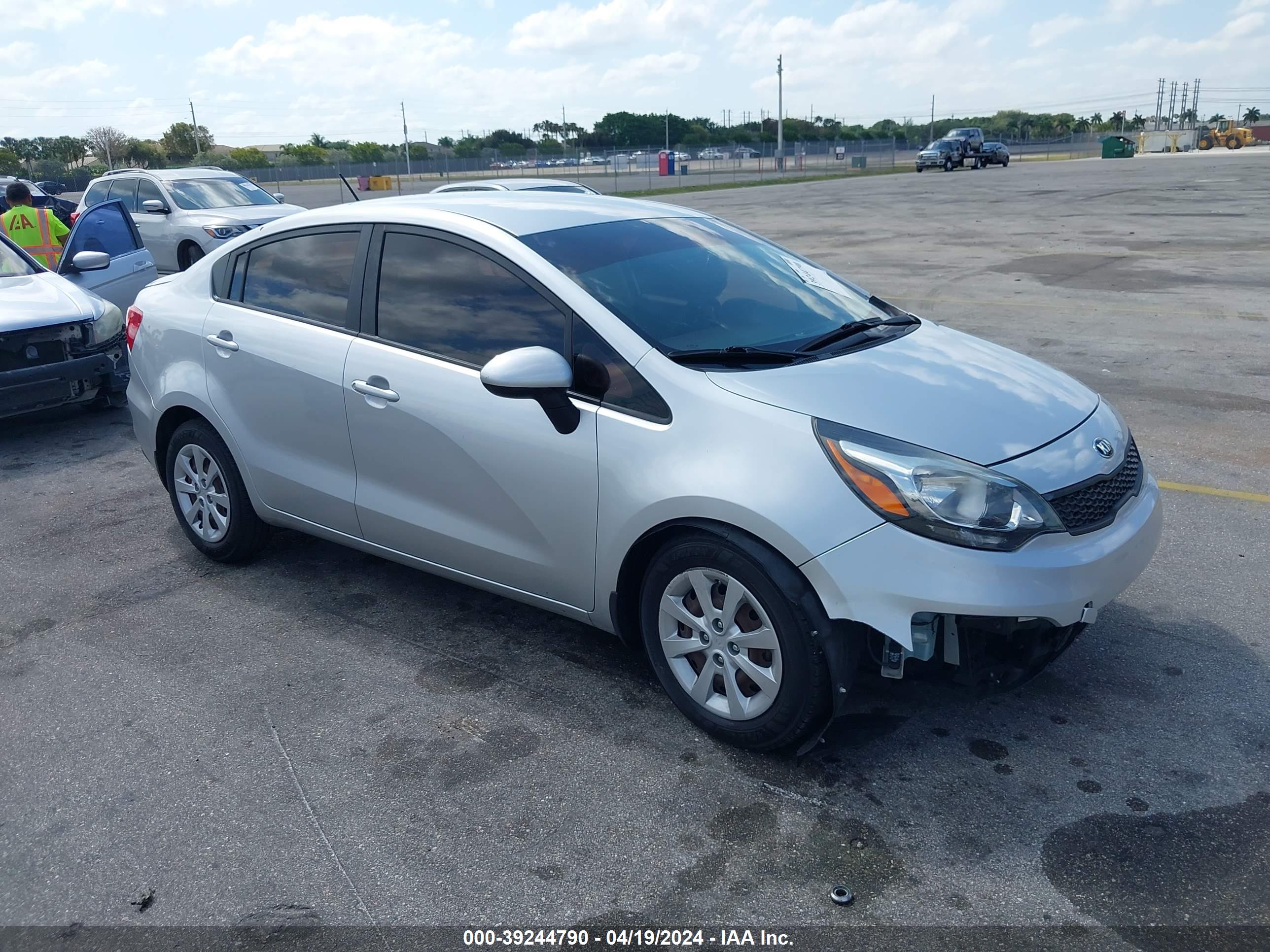 2017 KIA RIO — VIN KNADM4A3XH6017156 — photo 1 of 17