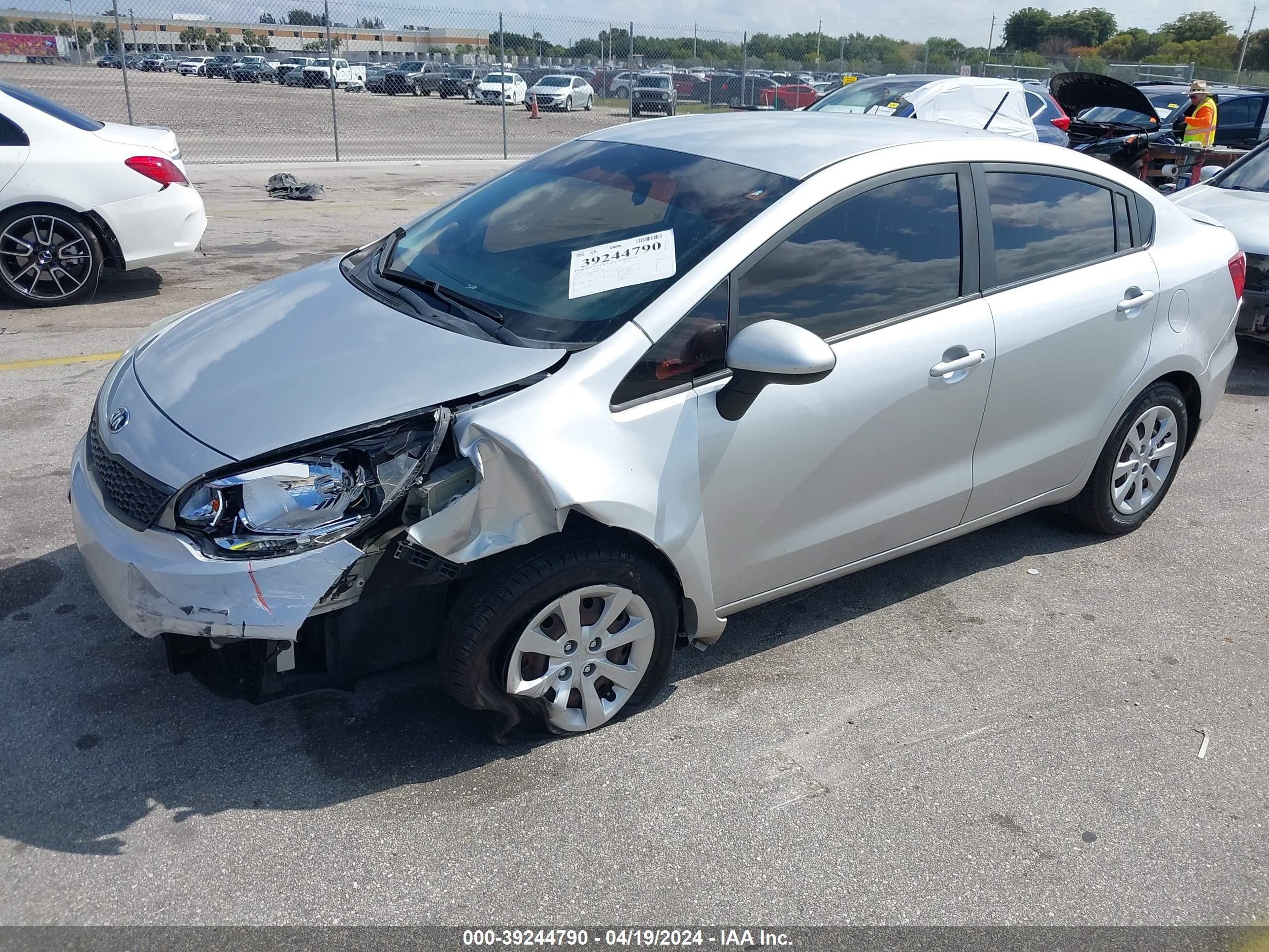 2017 KIA RIO — VIN KNADM4A3XH6017156 — photo 2