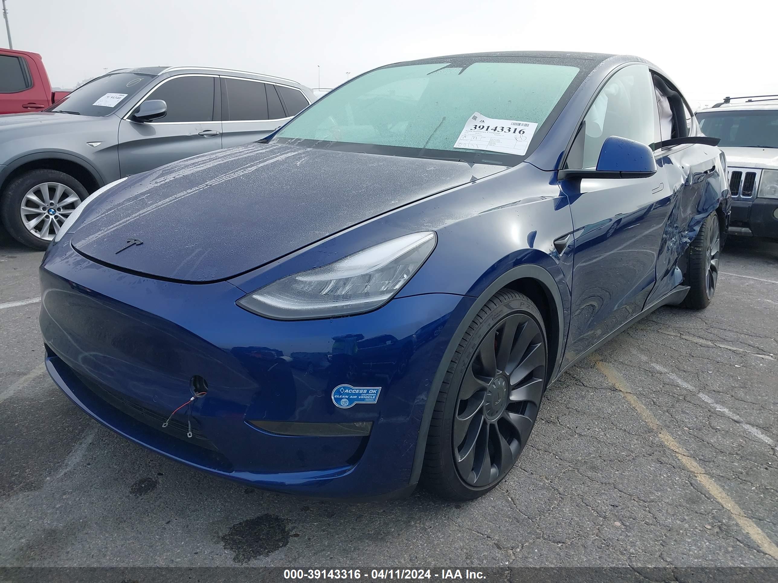 2020 TESLA MODEL Y — VIN 5YJYGDEF7LF058762 — photo 2