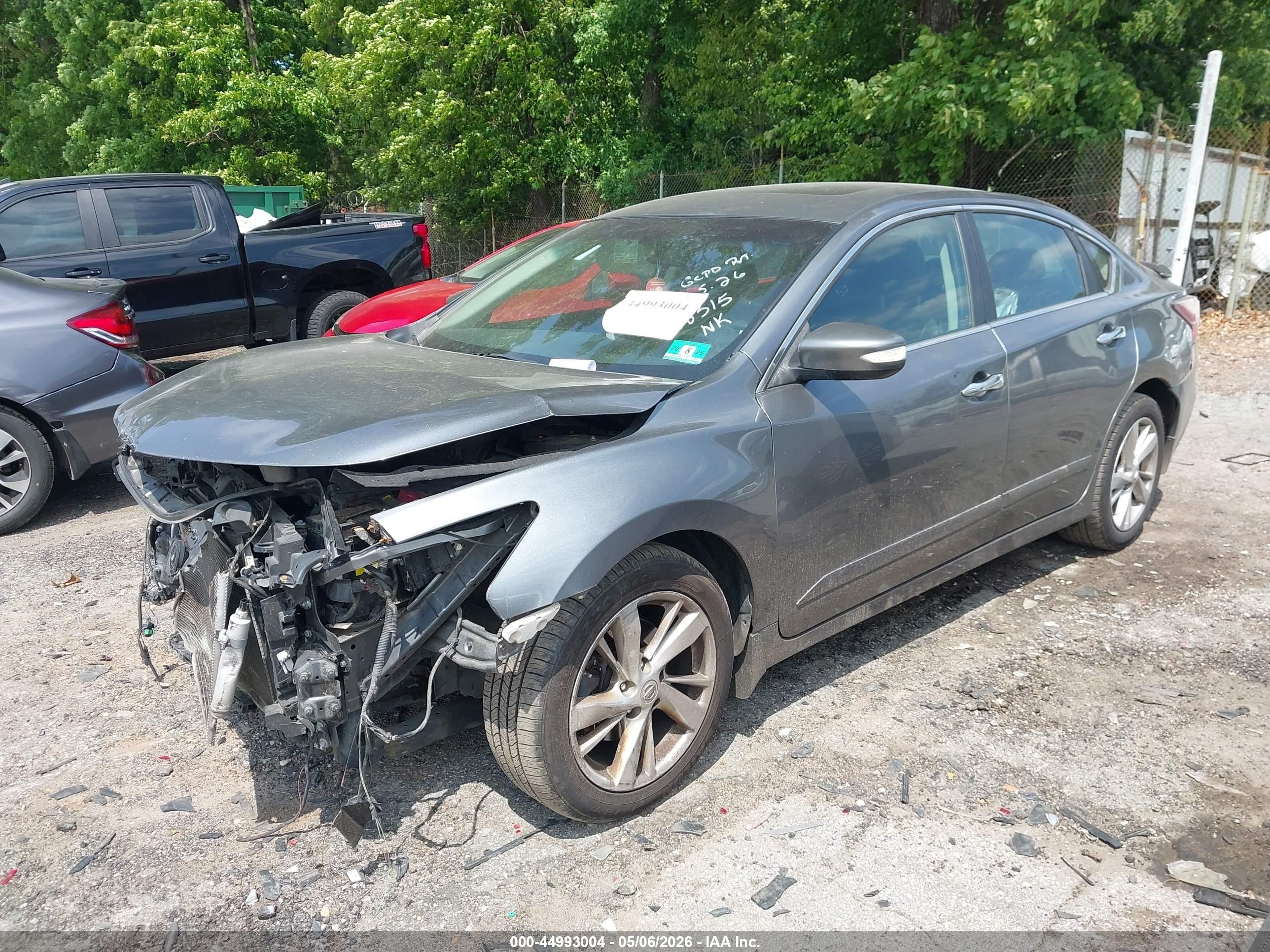 2015 NISSAN Altima — VIN 1N4AL3AP9FN868315 — photo 2