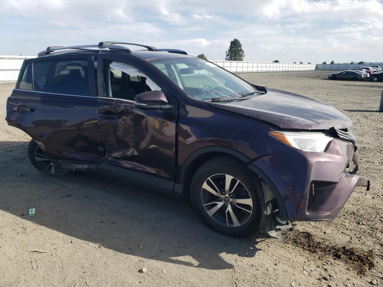 2018 TOYOTA RAV4 ADVEN — VIN 2T3RFREV5JW769539 — photo 4
