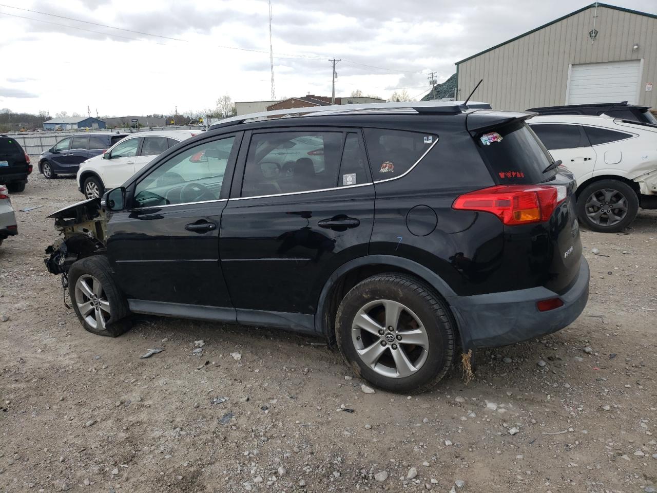 2015 TOYOTA RAV4 XLE — VIN 2T3RFREV7FW383213 — photo 2