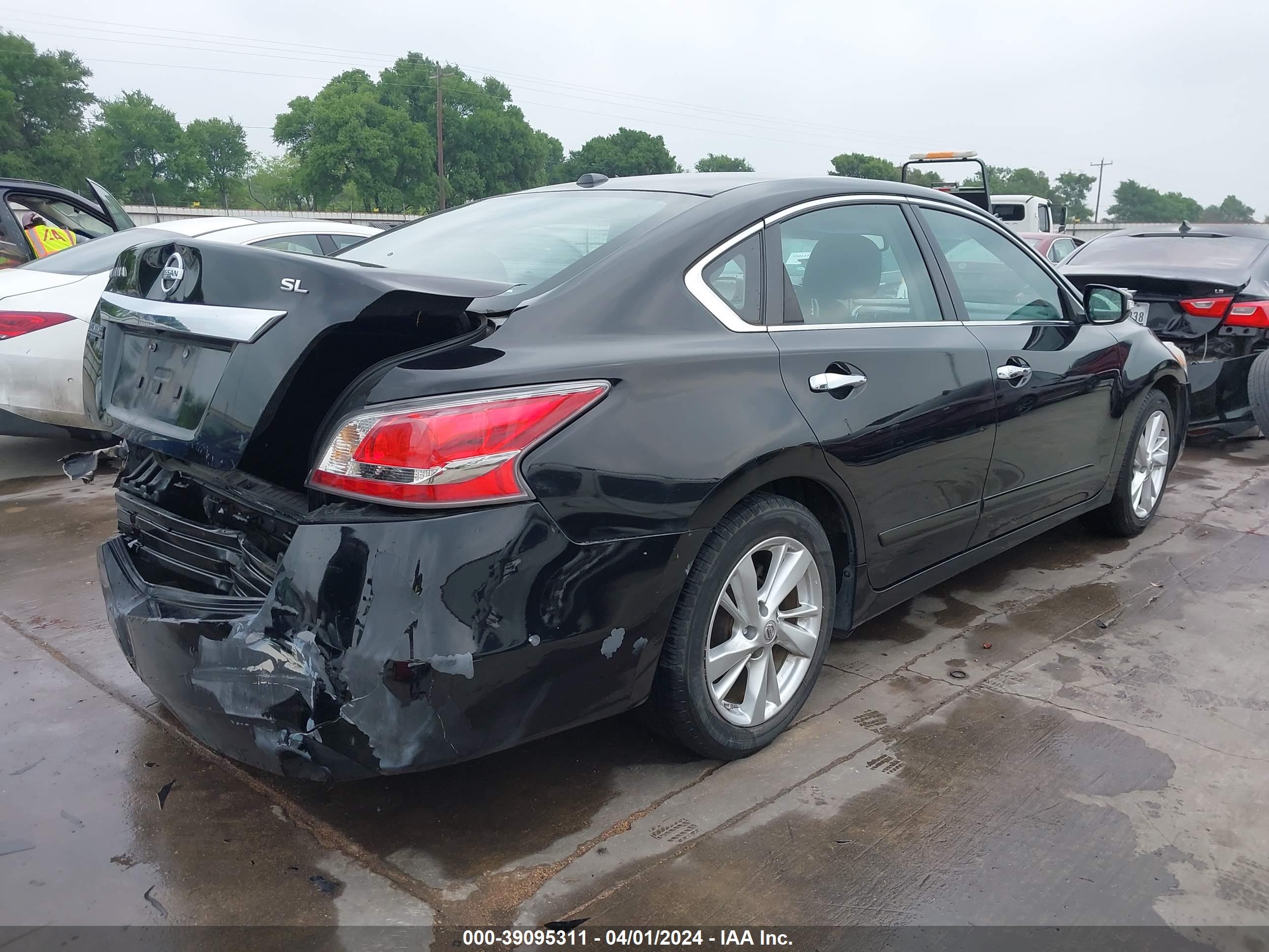2015 NISSAN ALTIMA — VIN 1N4AL3AP4FN876029 — photo 4
