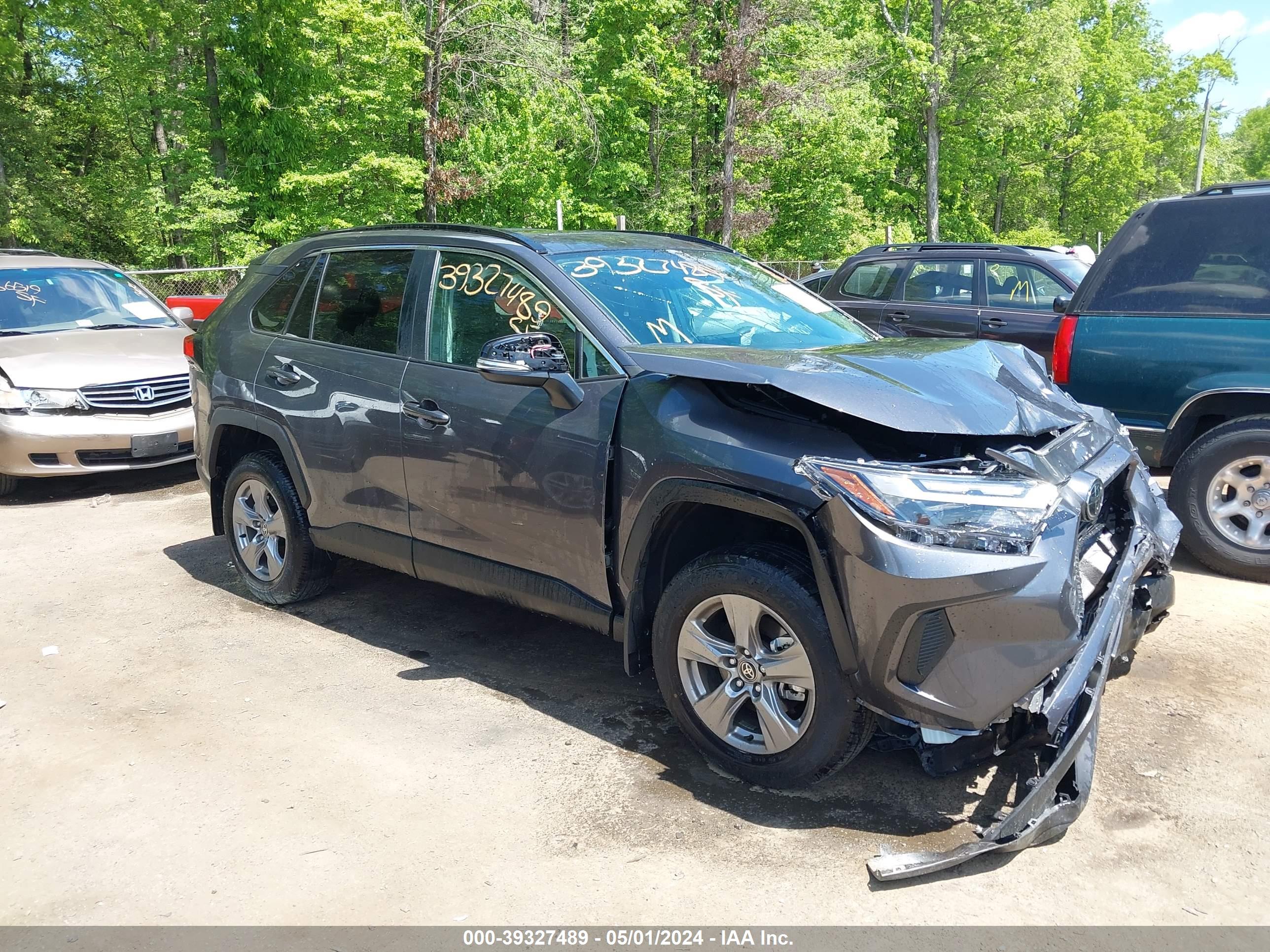 2024 TOYOTA RAV4 — VIN 2T3P1RFV0RC430169 — photo 1 of 15