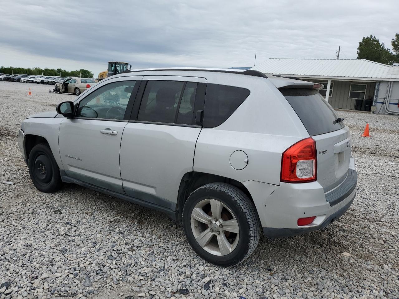 2011 JEEP COMPASS SP — VIN 1J4NT1FB2BD175240 — photo 2