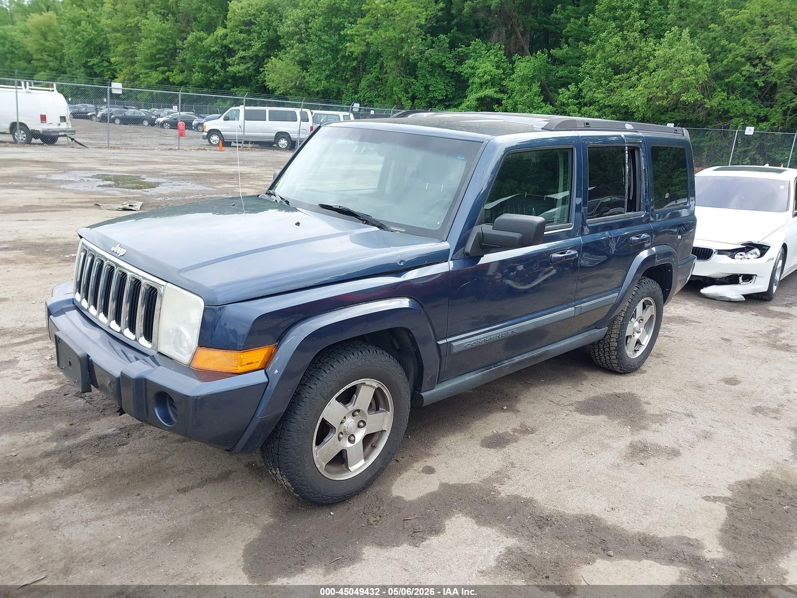2009 JEEP Commander — VIN 1J8HG48KX9C540116 — photo 2