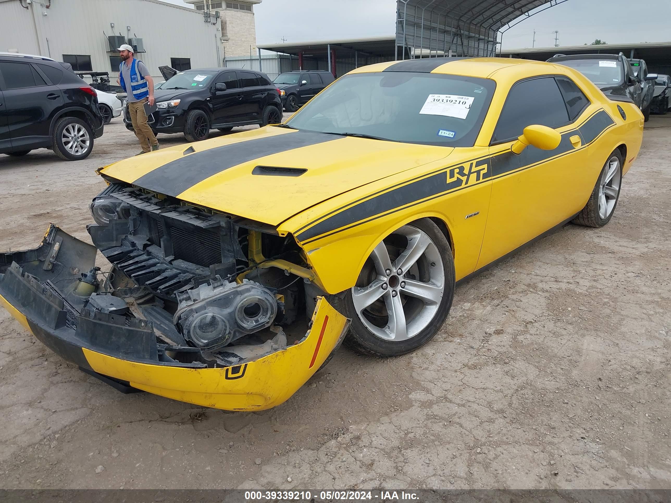 2017 DODGE CHALLENGER — VIN 2C3CDZBT9HH548734 — photo 2