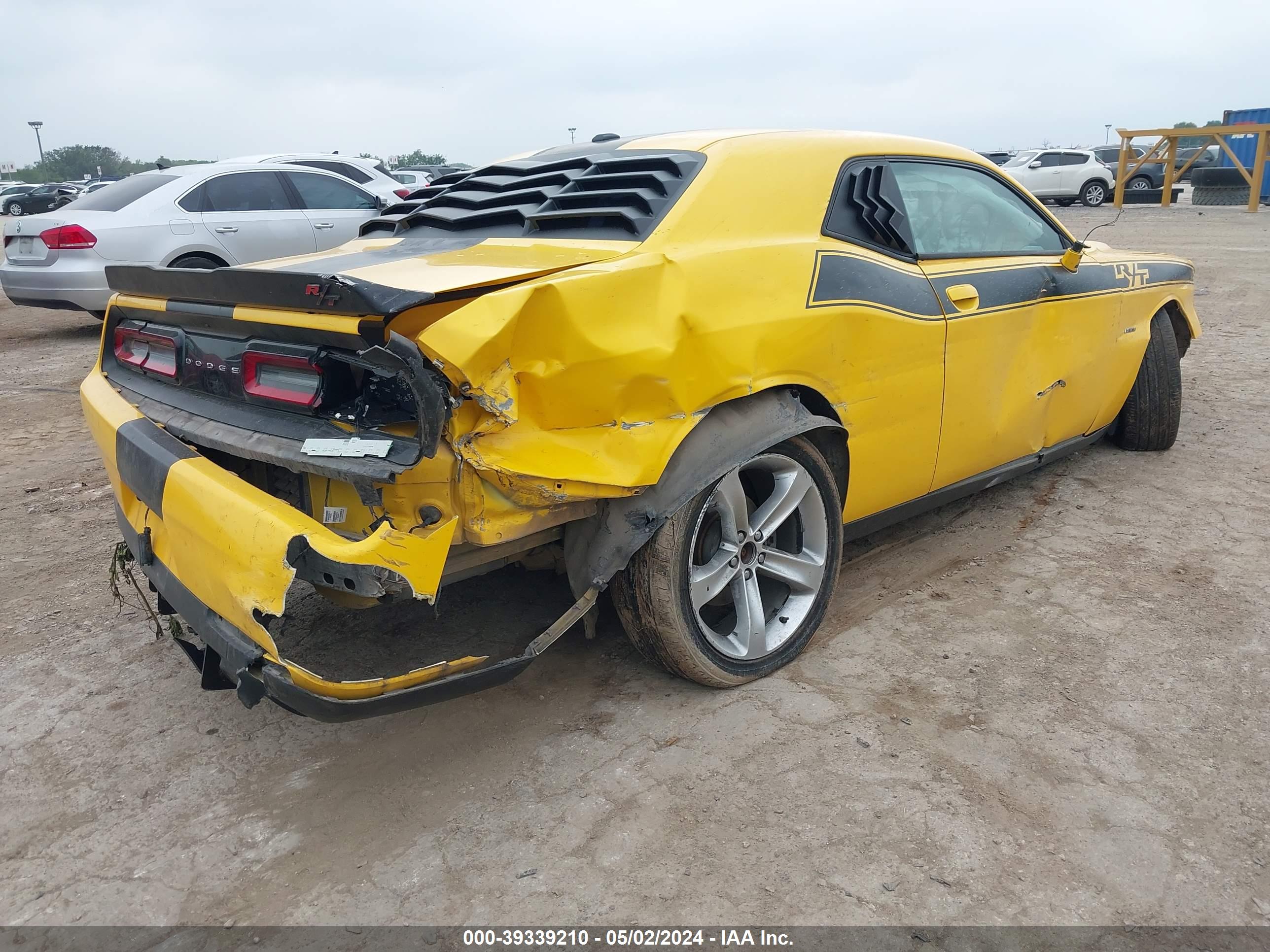 2017 DODGE CHALLENGER — VIN 2C3CDZBT9HH548734 — photo 4